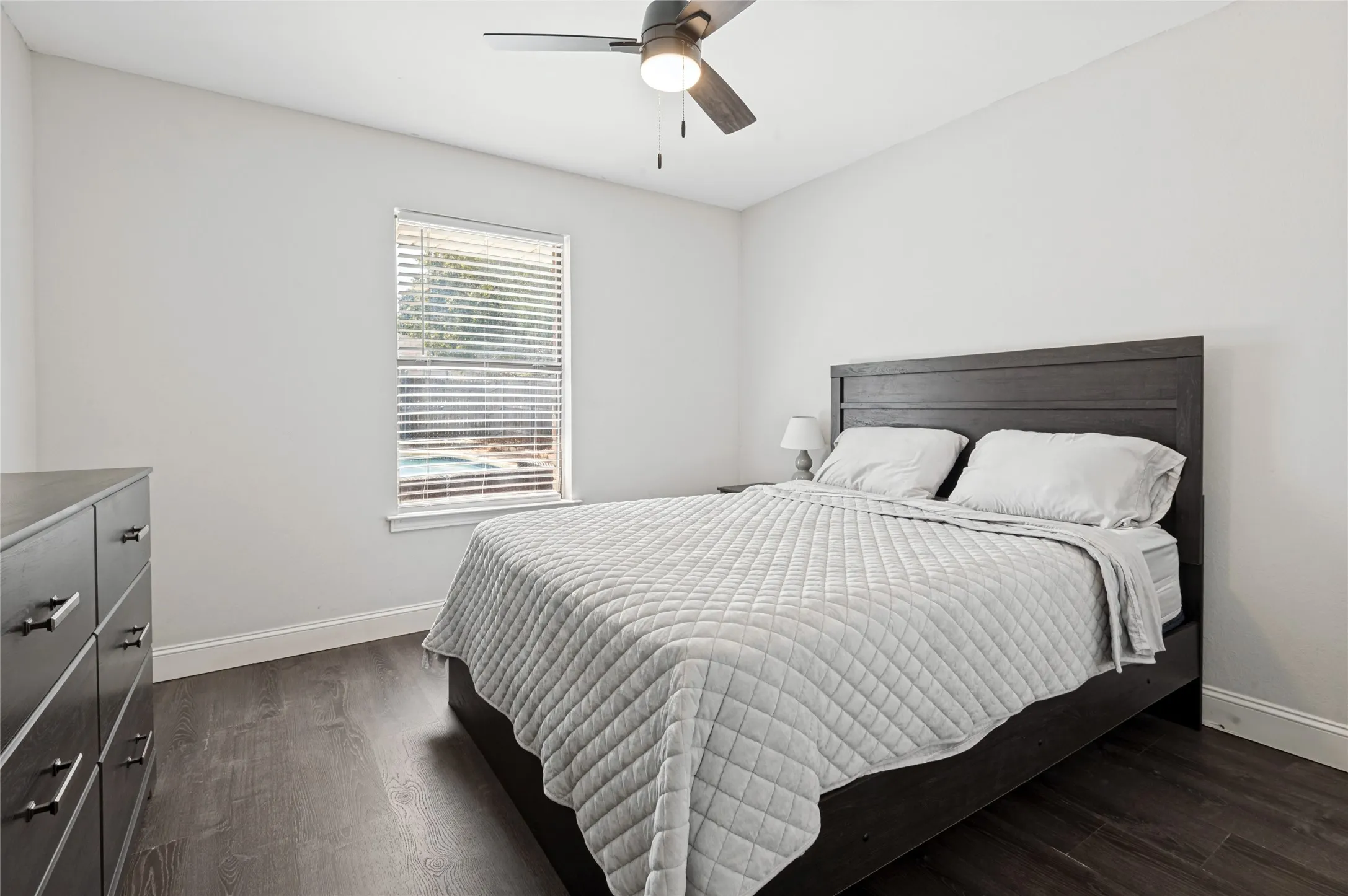 Single Family Residence For Sale in Tarrant County , 500 Bayberry Lane, Euless, Texas 76039, 3 Bedroom, 2 Bathroom, 2 Garage spaces, 1,270 Sqft, built in 1984, mls#21398979, Real Estate Agent in Euless, Homes For Sale in Tarrant county, Homes For Sale in Euless, Realtor in Euless Texas, Real Estate Brokerage Independent Realty Texas, Luminita Cordes Realtor