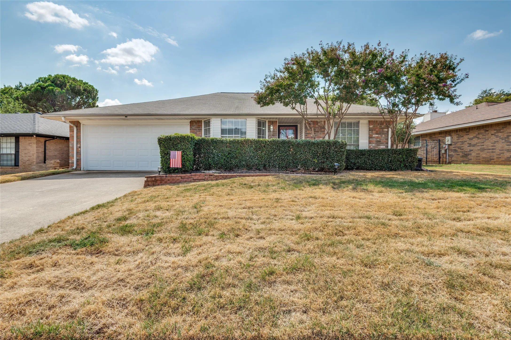 Single Family Residence For Sale in Tarrant County , 500 Bayberry Lane, Euless, Texas 76039, 3 Bedroom, 2 Bathroom, 2 Garage spaces, 1,270 Sqft, built in 1984, mls#21398979, Real Estate Agent in Euless, Homes For Sale in Tarrant county, Homes For Sale in Euless, Realtor in Euless Texas, Real Estate Brokerage Independent Realty Texas, Luminita Cordes Realtor