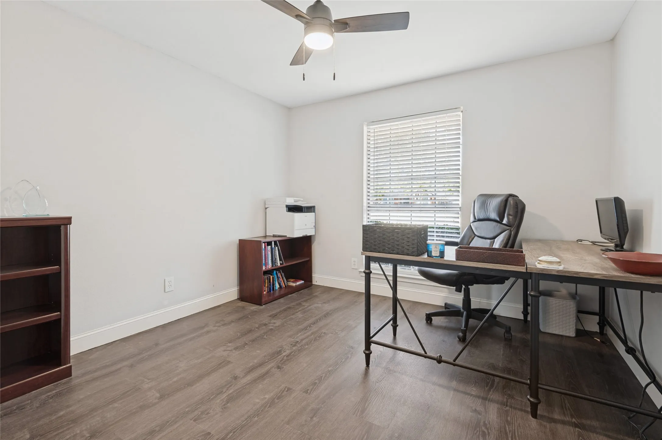 Single Family Residence For Sale in Tarrant County , 500 Bayberry Lane, Euless, Texas 76039, 3 Bedroom, 2 Bathroom, 2 Garage spaces, 1,270 Sqft, built in 1984, mls#21398979, Real Estate Agent in Euless, Homes For Sale in Tarrant county, Homes For Sale in Euless, Realtor in Euless Texas, Real Estate Brokerage Independent Realty Texas, Luminita Cordes Realtor