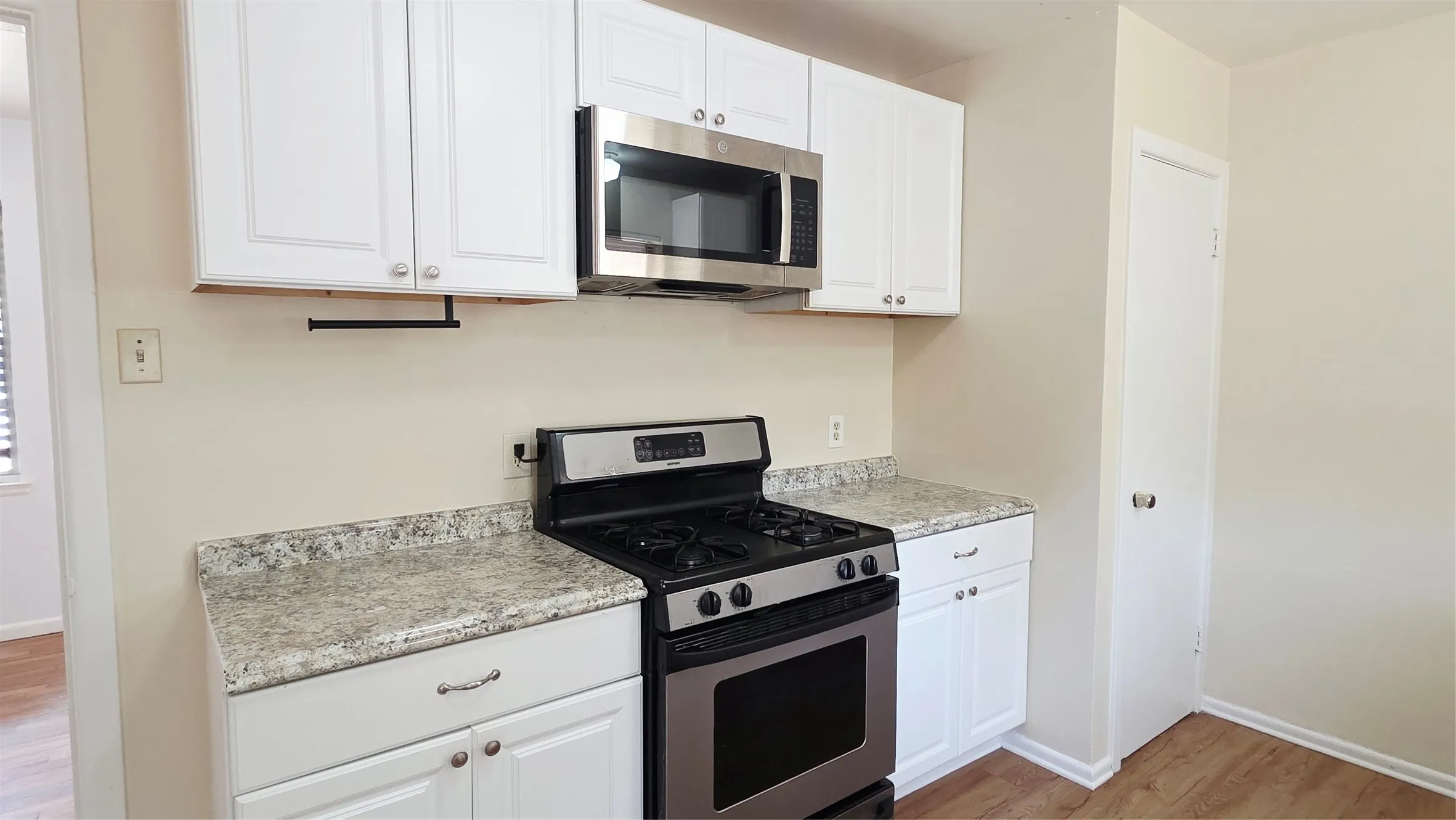 Single Family Residence For Rent in Dallas County , 1623 Milner Road, Irving, Texas 75061, 3 Bedroom, 1 Bathroom, Garage spaces, 1,099 Sqft, built in 1954, mls#21400736, Real Estate Agent in Irving, Homes For Rent in Dallas county, Homes For Rent in Irving, Realtor in Irving Texas, Real Estate Brokerage Independent Realty Texas, Luminita Cordes Realtor