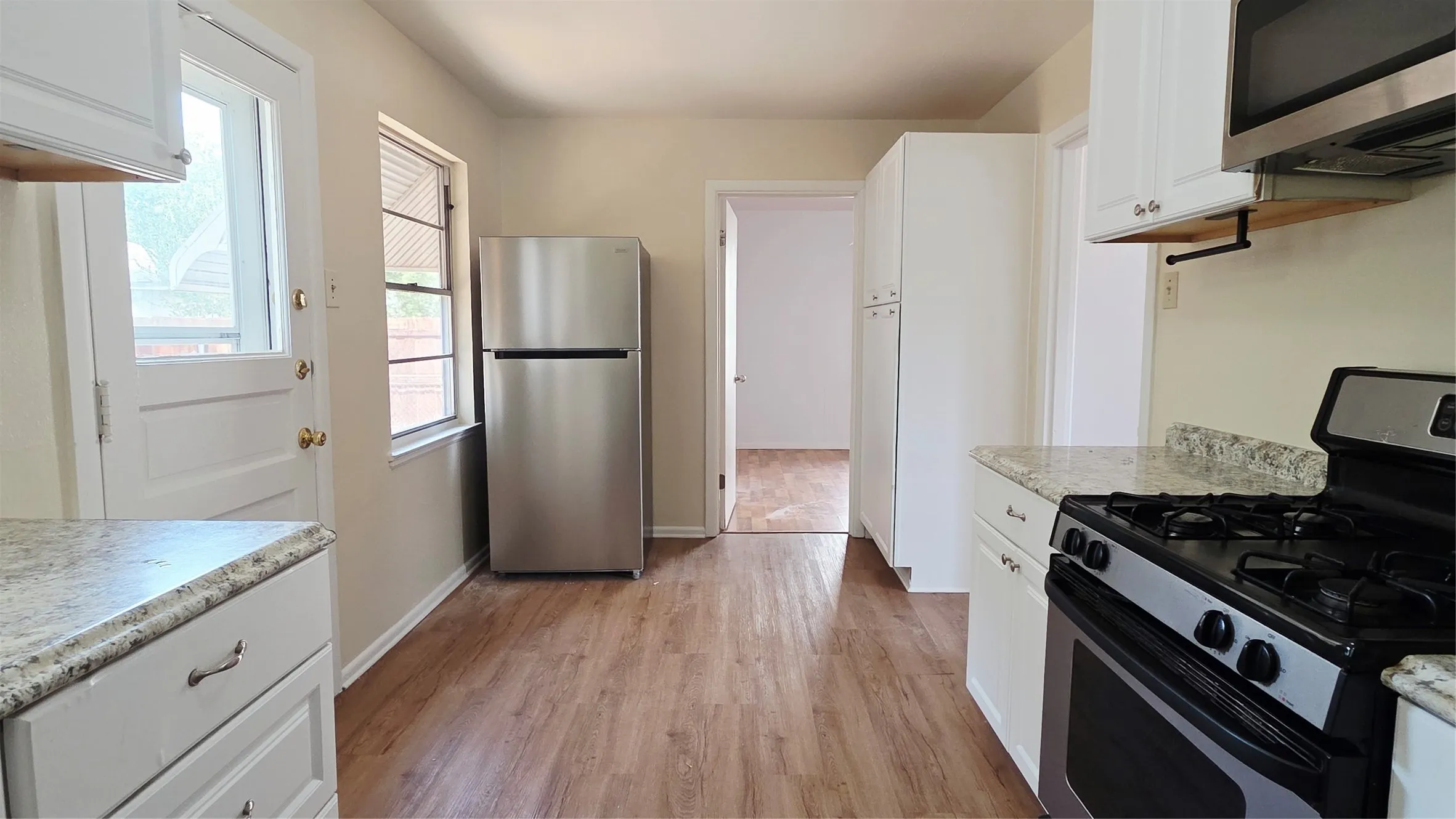 Single Family Residence For Rent in Dallas County , 1623 Milner Road, Irving, Texas 75061, 3 Bedroom, 1 Bathroom, Garage spaces, 1,099 Sqft, built in 1954, mls#21400736, Real Estate Agent in Irving, Homes For Rent in Dallas county, Homes For Rent in Irving, Realtor in Irving Texas, Real Estate Brokerage Independent Realty Texas, Luminita Cordes Realtor