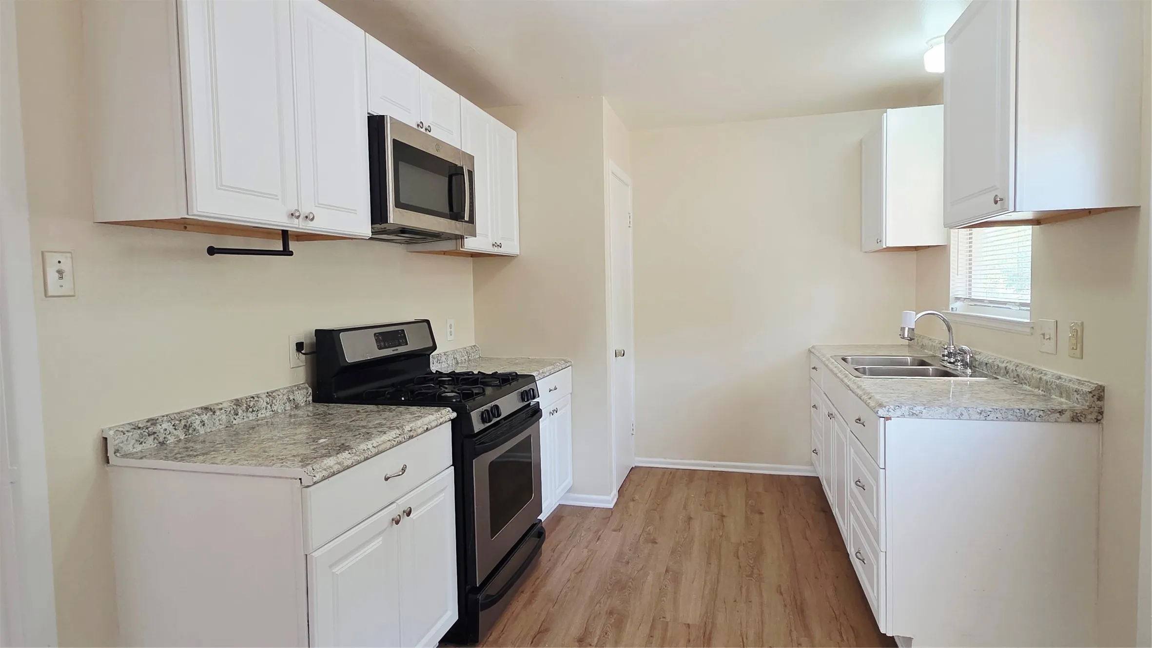 Single Family Residence For Rent in Dallas County , 1623 Milner Road, Irving, Texas 75061, 3 Bedroom, 1 Bathroom, Garage spaces, 1,099 Sqft, built in 1954, mls#21400736, Real Estate Agent in Irving, Homes For Rent in Dallas county, Homes For Rent in Irving, Realtor in Irving Texas, Real Estate Brokerage Independent Realty Texas, Luminita Cordes Realtor