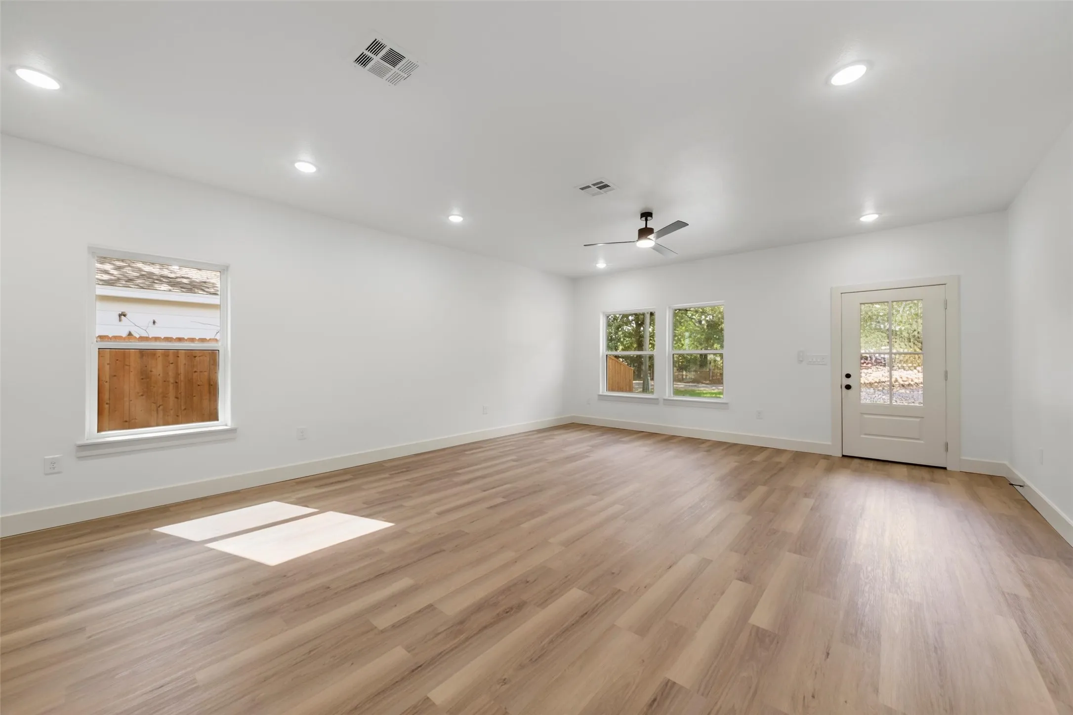 Single Family Residence For Sale in Mc Lennan County , 1115 Campbelton, Waco, Texas 76705, 3 Bedroom, 2 Bathroom, Garage spaces, 1,520 Sqft, built in 2026, mls#21400534, Real Estate Agent in Waco, Homes For Sale in Mc Lennan county, Homes For Sale in Waco, Realtor in Waco Texas, Real Estate Brokerage Independent Realty Texas, Luminita Cordes Realtor