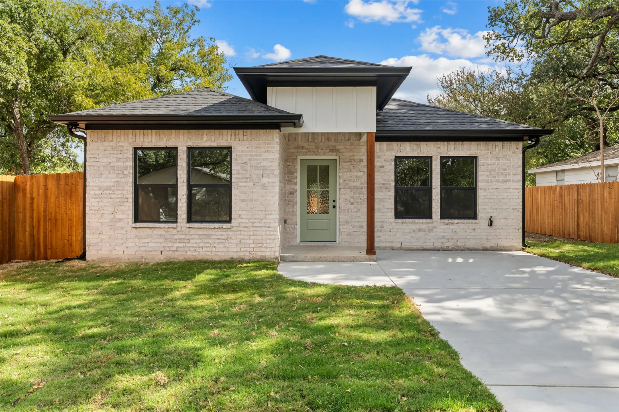 Single Family Residence For Sale in Mc Lennan County , 1115 Campbelton, Waco, Texas 76705, 3 Bedroom, 2 Bathroom, Garage spaces, 1,520 Sqft, built in 2026, mls#21400534, Real Estate Agent in Waco, Homes For Sale in Mc Lennan county, Homes For Sale in Waco, Realtor in Waco Texas, Real Estate Brokerage Independent Realty Texas, Luminita Cordes Realtor
