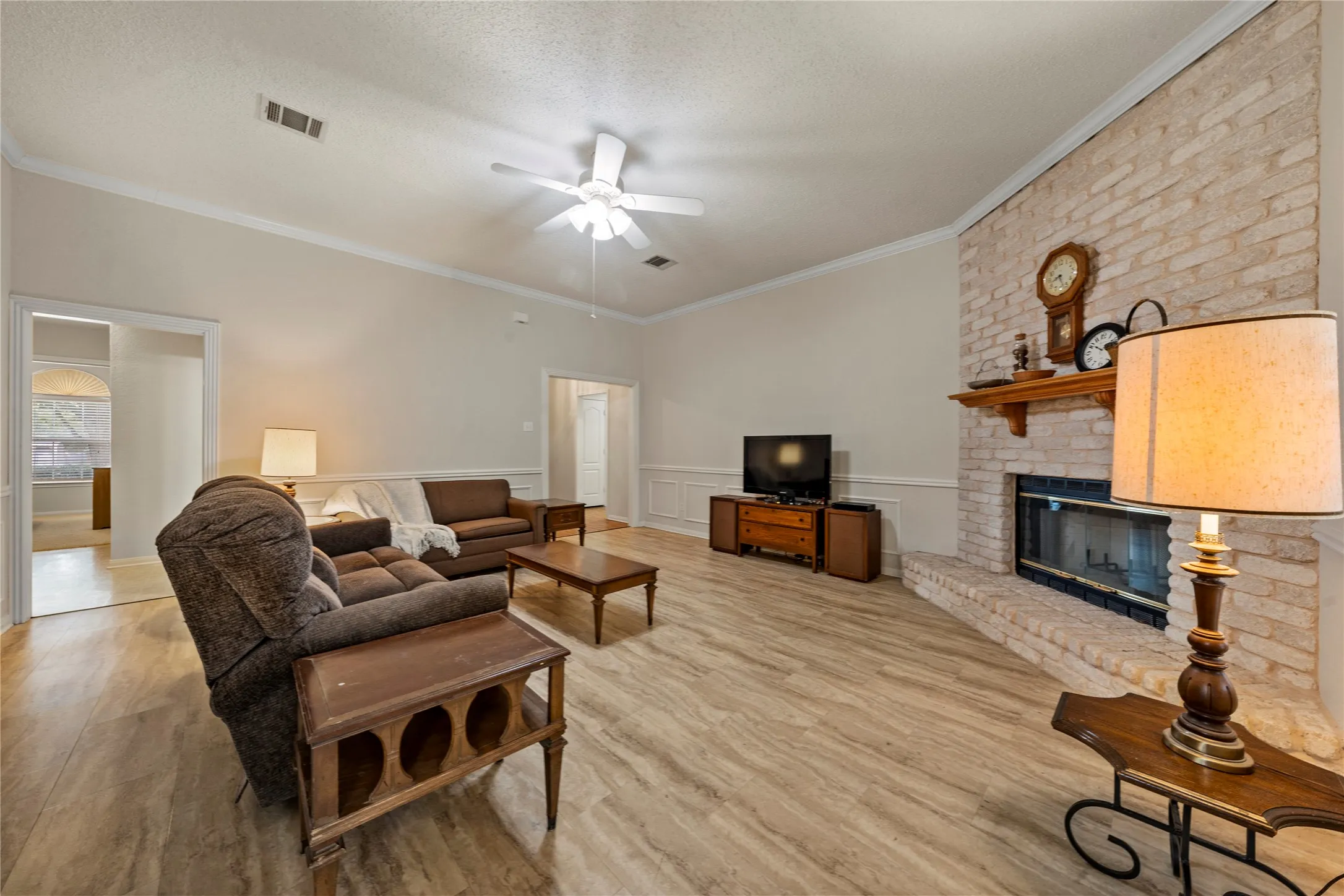 Single Family Residence For Sale in Mc Lennan County , 531 Karen Drive, Robinson, Texas 76706, 4 Bedroom, 2 Bathroom, 2 Garage spaces, 1,595 Sqft, built in 2001, mls#21400593, Real Estate Agent in Robinson, Homes For Sale in Mc Lennan county, Homes For Sale in Robinson, Realtor in Robinson Texas, Real Estate Brokerage Independent Realty Texas, Luminita Cordes Realtor