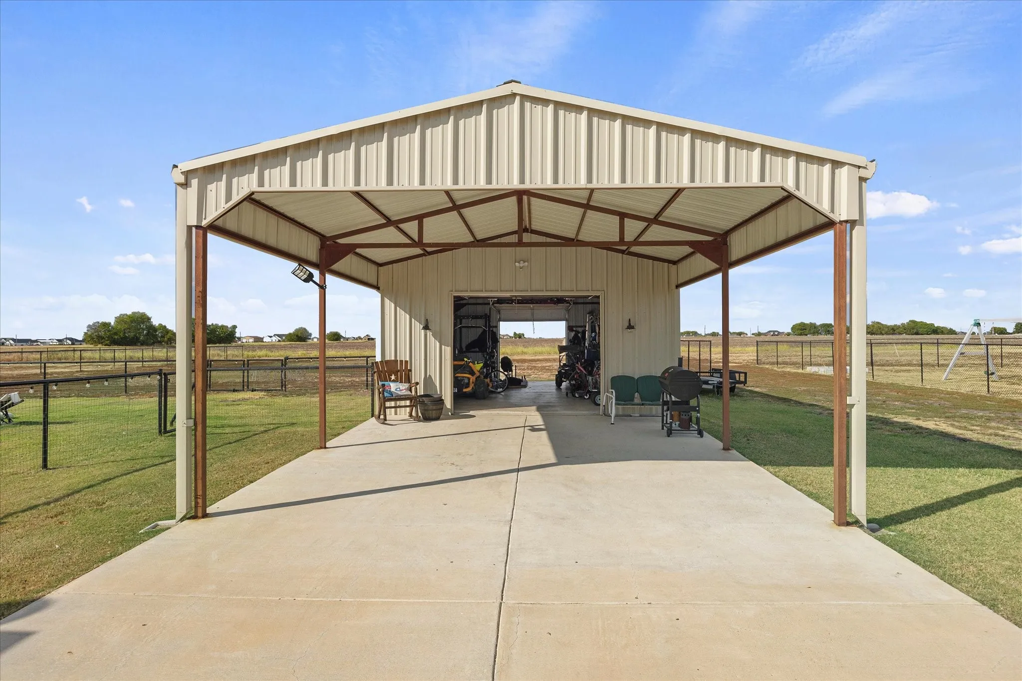 Single Family Residence For Sale in Hunt County , 5015 Fox Trot Lane, Caddo Mills, Texas 75135, 4 Bedroom, 3 Bathroom, 2 Garage spaces, 2,322 Sqft, built in 2022, mls#21400650, Real Estate Agent in Caddo Mills, Homes For Sale in Hunt county, Homes For Sale in Caddo Mills, Realtor in Caddo Mills Texas, Real Estate Brokerage Independent Realty Texas, Luminita Cordes Realtor