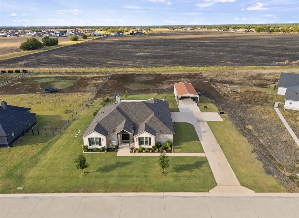 Single Family Residence For Sale in Hunt County , 5015 Fox Trot Lane, Caddo Mills, Texas 75135, 4 Bedroom, 3 Bathroom, 2 Garage spaces, 2,322 Sqft, built in 2022, mls#21400650, Real Estate Agent in Caddo Mills, Homes For Sale in Hunt county, Homes For Sale in Caddo Mills, Realtor in Caddo Mills Texas, Real Estate Brokerage Independent Realty Texas, Luminita Cordes Realtor