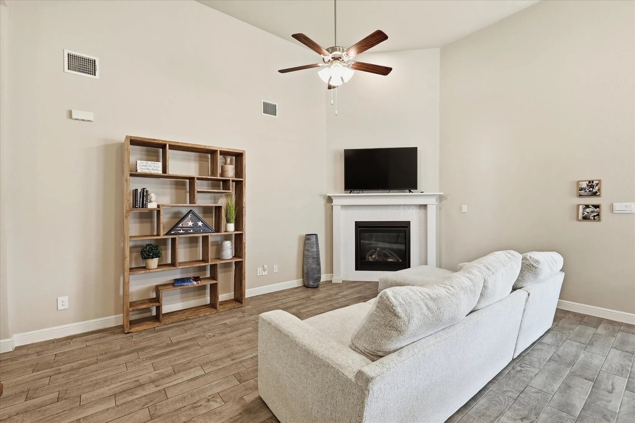 Single Family Residence For Sale in Denton County , 1212 Trailblazer Way, Northlake, Texas 76247, 4 Bedroom, 2 Bathroom, 2 Garage spaces, 1,809 Sqft, built in 2023, mls#21398913, Real Estate Agent in Northlake, Homes For Sale in Denton county, Homes For Sale in Northlake, Realtor in Northlake Texas, Real Estate Brokerage Independent Realty Texas, Luminita Cordes Realtor