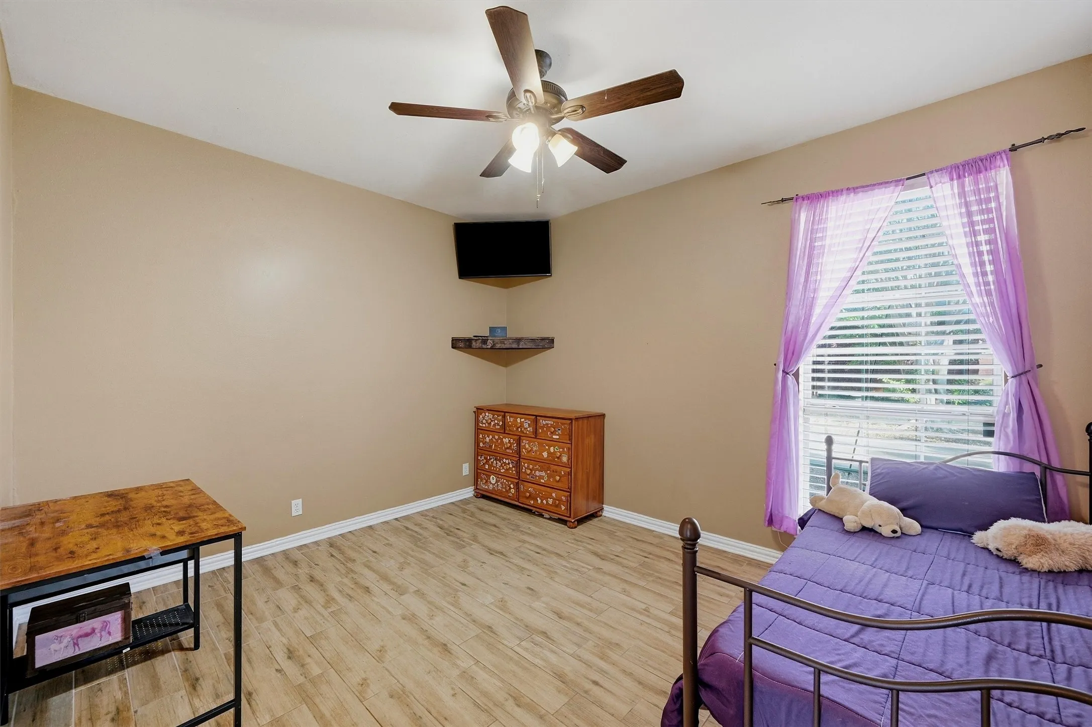 Single Family Residence For Sale in Grayson County , 118 Ginger Drive, Pottsboro, Texas 75076, 4 Bedroom, 2 Bathroom, 2 Garage spaces, 2,301 Sqft, built in 1999, mls#21399104, Real Estate Agent in Pottsboro, Homes For Sale in Grayson county, Homes For Sale in Pottsboro, Realtor in Pottsboro Texas, Real Estate Brokerage Independent Realty Texas, Luminita Cordes Realtor