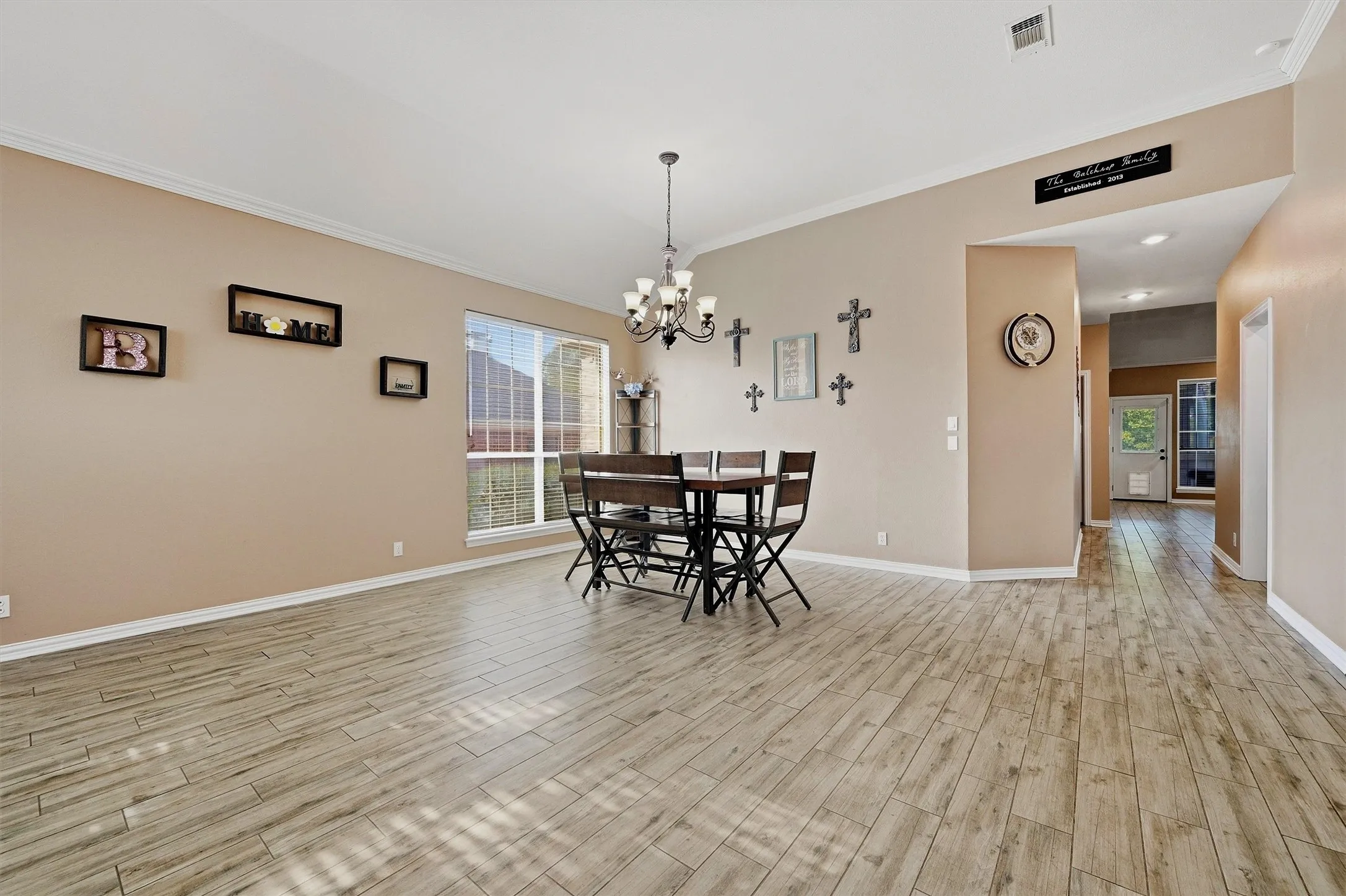Single Family Residence For Sale in Grayson County , 118 Ginger Drive, Pottsboro, Texas 75076, 4 Bedroom, 2 Bathroom, 2 Garage spaces, 2,301 Sqft, built in 1999, mls#21399104, Real Estate Agent in Pottsboro, Homes For Sale in Grayson county, Homes For Sale in Pottsboro, Realtor in Pottsboro Texas, Real Estate Brokerage Independent Realty Texas, Luminita Cordes Realtor
