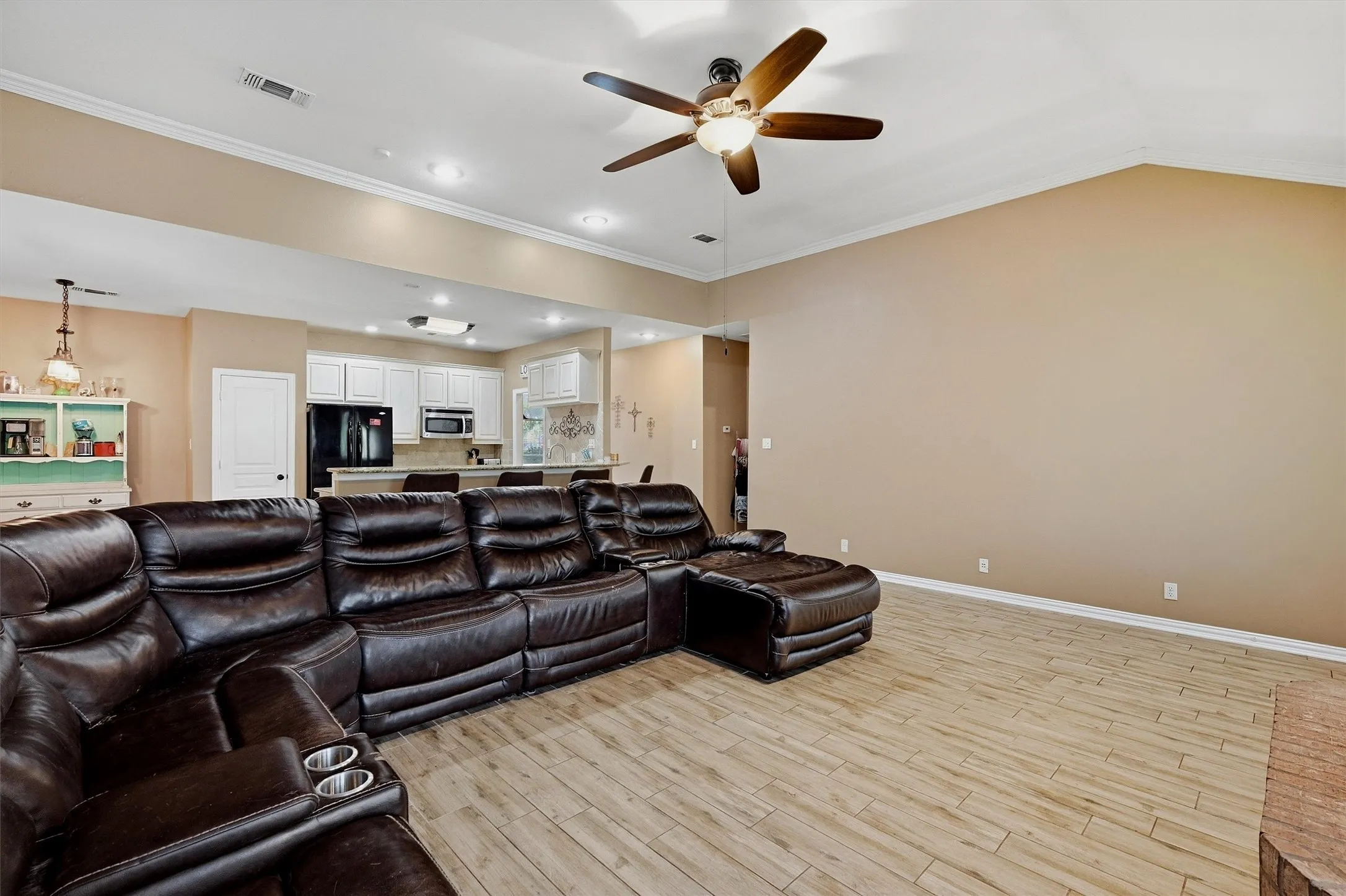 Single Family Residence For Sale in Grayson County , 118 Ginger Drive, Pottsboro, Texas 75076, 4 Bedroom, 2 Bathroom, 2 Garage spaces, 2,301 Sqft, built in 1999, mls#21399104, Real Estate Agent in Pottsboro, Homes For Sale in Grayson county, Homes For Sale in Pottsboro, Realtor in Pottsboro Texas, Real Estate Brokerage Independent Realty Texas, Luminita Cordes Realtor