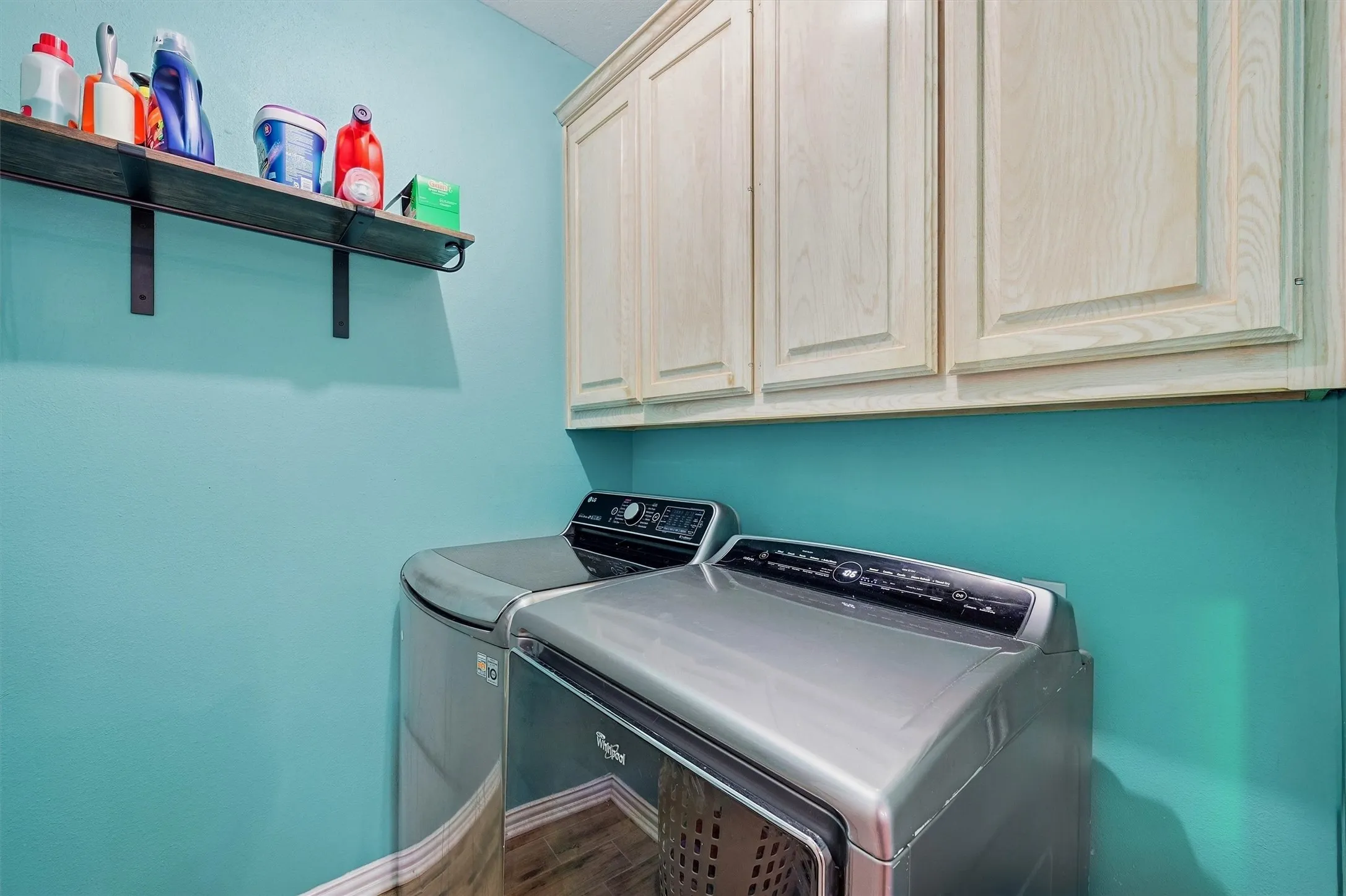 Single Family Residence For Sale in Grayson County , 118 Ginger Drive, Pottsboro, Texas 75076, 4 Bedroom, 2 Bathroom, 2 Garage spaces, 2,301 Sqft, built in 1999, mls#21399104, Real Estate Agent in Pottsboro, Homes For Sale in Grayson county, Homes For Sale in Pottsboro, Realtor in Pottsboro Texas, Real Estate Brokerage Independent Realty Texas, Luminita Cordes Realtor