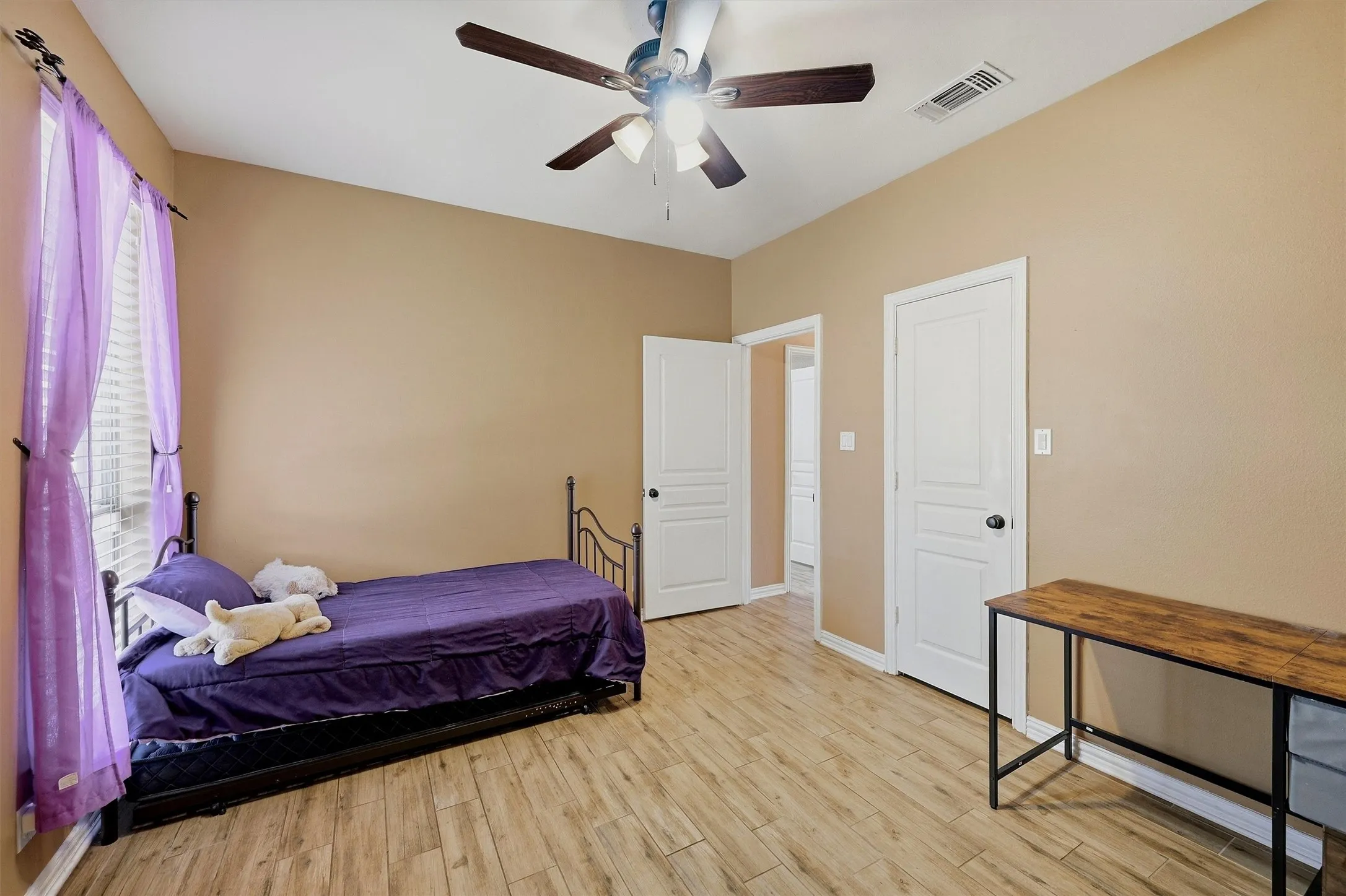Single Family Residence For Sale in Grayson County , 118 Ginger Drive, Pottsboro, Texas 75076, 4 Bedroom, 2 Bathroom, 2 Garage spaces, 2,301 Sqft, built in 1999, mls#21399104, Real Estate Agent in Pottsboro, Homes For Sale in Grayson county, Homes For Sale in Pottsboro, Realtor in Pottsboro Texas, Real Estate Brokerage Independent Realty Texas, Luminita Cordes Realtor