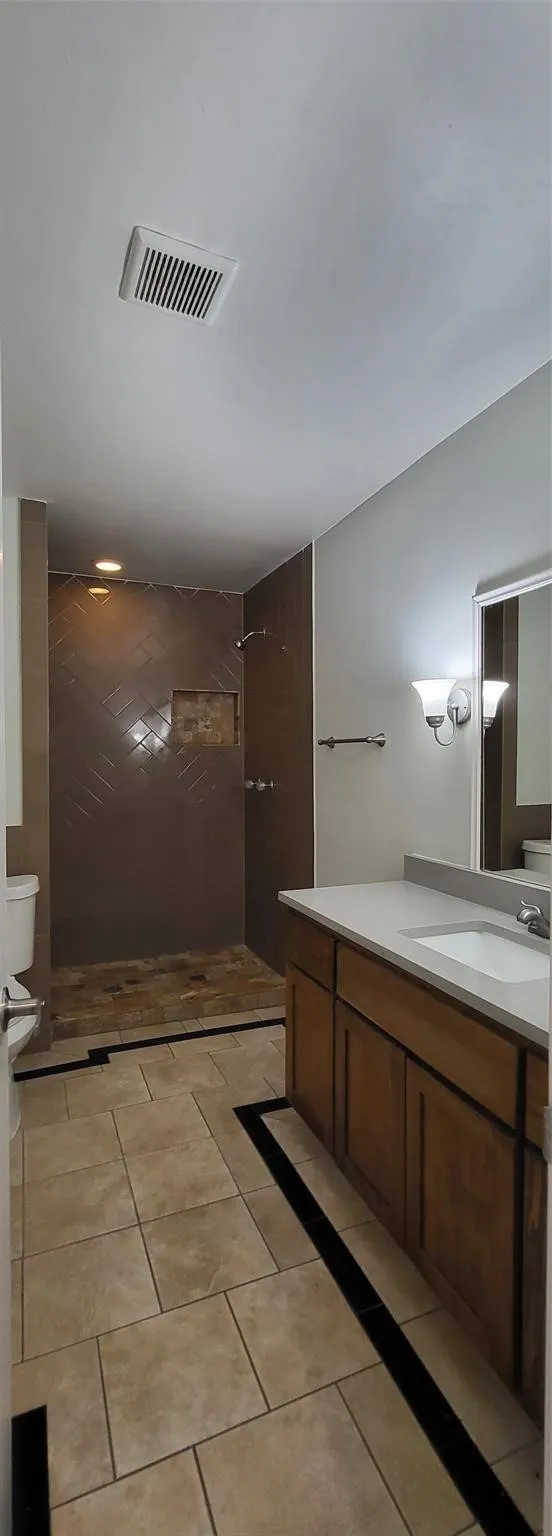 Clean, updated full bath