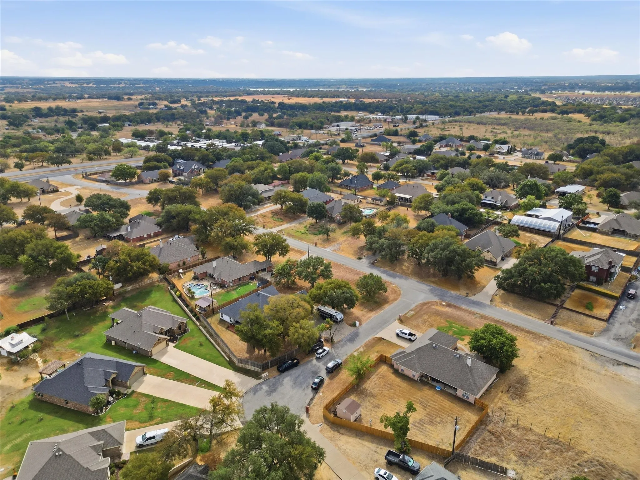 Single Family Residence For Sale in Hood County , 3901 Del Rio Court, Granbury, Texas 76049, 4 Bedroom, 2 Bathroom, 3 Garage spaces, 2,602 Sqft, built in 1989, mls#21397165, Real Estate Agent in Granbury, Homes For Sale in Hood county, Homes For Sale in Granbury, Realtor in Granbury Texas, Real Estate Brokerage Independent Realty Texas, Luminita Cordes Realtor