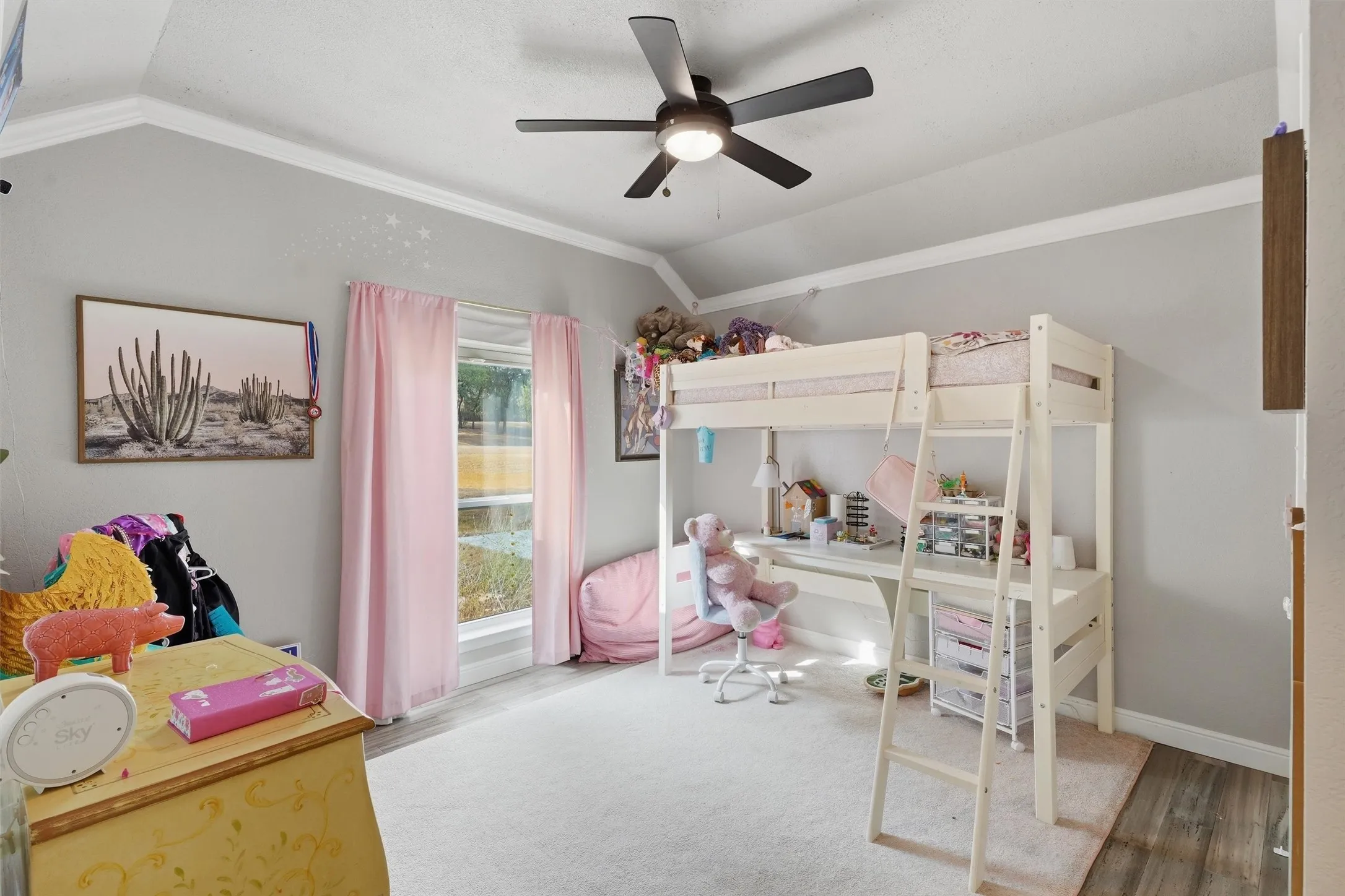 Single Family Residence For Sale in Hood County , 3901 Del Rio Court, Granbury, Texas 76049, 4 Bedroom, 2 Bathroom, 3 Garage spaces, 2,602 Sqft, built in 1989, mls#21397165, Real Estate Agent in Granbury, Homes For Sale in Hood county, Homes For Sale in Granbury, Realtor in Granbury Texas, Real Estate Brokerage Independent Realty Texas, Luminita Cordes Realtor