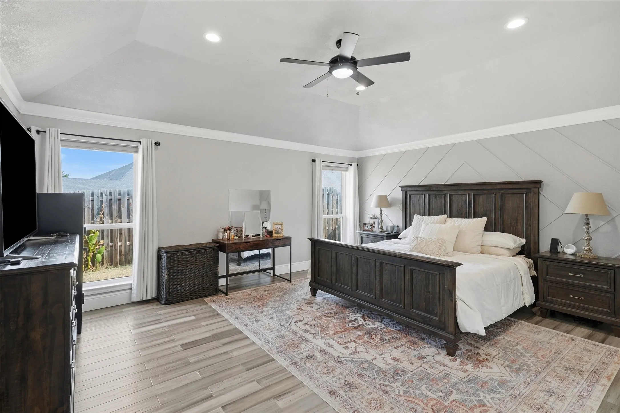 Single Family Residence For Sale in Hood County , 3901 Del Rio Court, Granbury, Texas 76049, 4 Bedroom, 2 Bathroom, 3 Garage spaces, 2,602 Sqft, built in 1989, mls#21397165, Real Estate Agent in Granbury, Homes For Sale in Hood county, Homes For Sale in Granbury, Realtor in Granbury Texas, Real Estate Brokerage Independent Realty Texas, Luminita Cordes Realtor