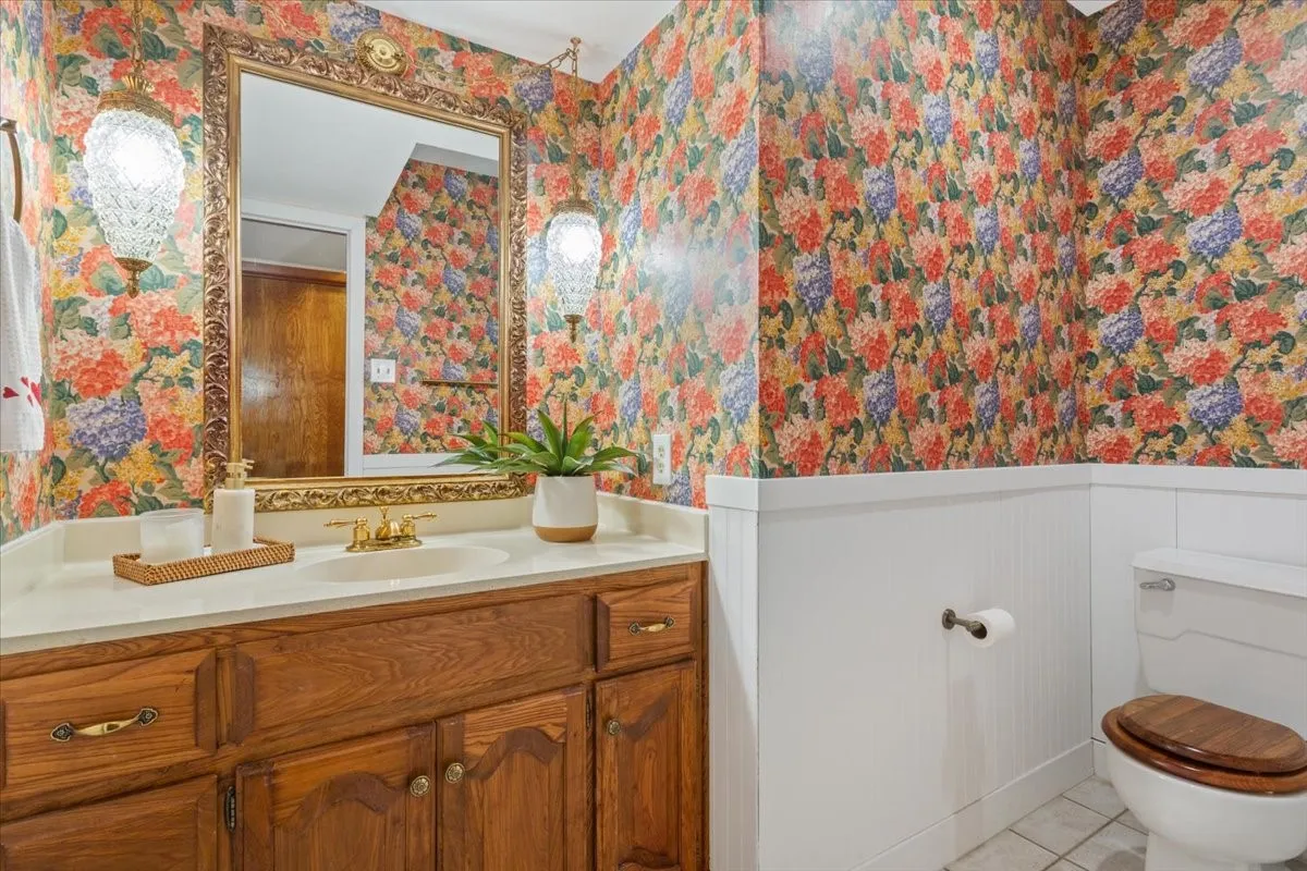 Single Family Residence For Sale in Mc Lennan County , 435 ELMWOOD Road, Woodway, Texas 76712, 4 Bedroom, 3 Bathroom, 2 Garage spaces, 3,178 Sqft, built in 1976, mls#21399468, Real Estate Agent in Woodway, Homes For Sale in Mc Lennan county, Homes For Sale in Woodway, Realtor in Woodway Texas, Real Estate Brokerage Independent Realty Texas, Luminita Cordes Realtor