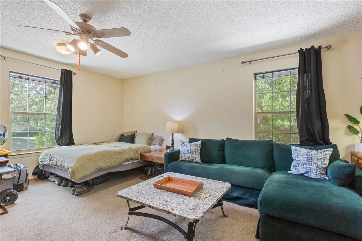 Single Family Residence For Sale in Mc Lennan County , 435 ELMWOOD Road, Woodway, Texas 76712, 4 Bedroom, 3 Bathroom, 2 Garage spaces, 3,178 Sqft, built in 1976, mls#21399468, Real Estate Agent in Woodway, Homes For Sale in Mc Lennan county, Homes For Sale in Woodway, Realtor in Woodway Texas, Real Estate Brokerage Independent Realty Texas, Luminita Cordes Realtor