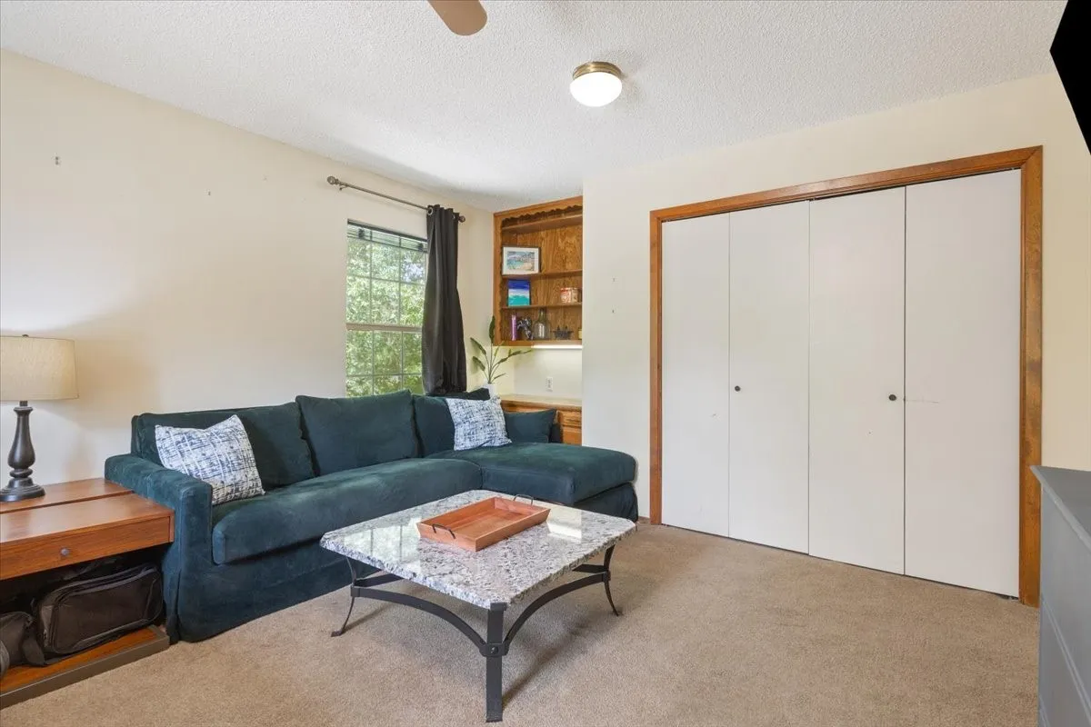 Single Family Residence For Sale in Mc Lennan County , 435 ELMWOOD Road, Woodway, Texas 76712, 4 Bedroom, 3 Bathroom, 2 Garage spaces, 3,178 Sqft, built in 1976, mls#21399468, Real Estate Agent in Woodway, Homes For Sale in Mc Lennan county, Homes For Sale in Woodway, Realtor in Woodway Texas, Real Estate Brokerage Independent Realty Texas, Luminita Cordes Realtor