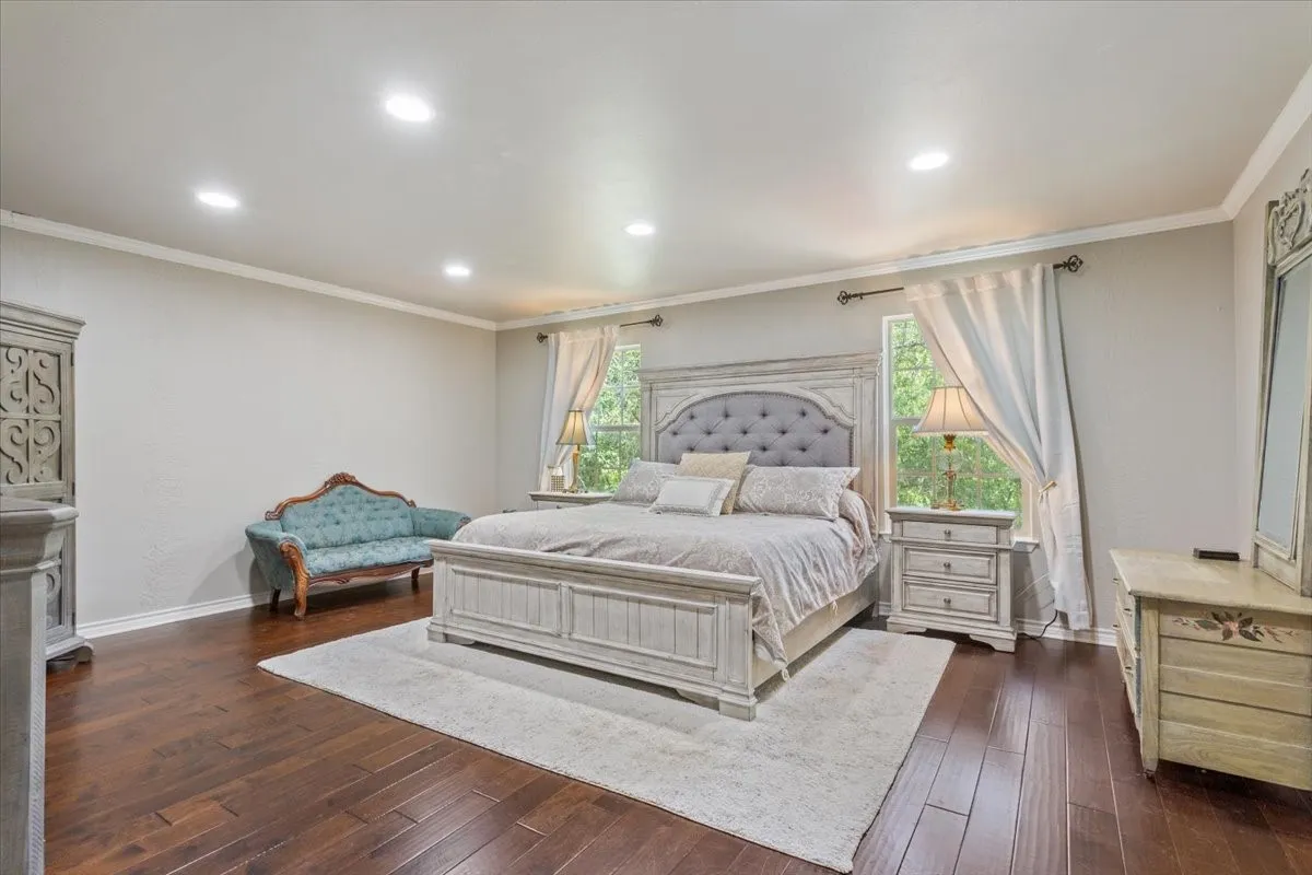 Single Family Residence For Sale in Mc Lennan County , 435 ELMWOOD Road, Woodway, Texas 76712, 4 Bedroom, 3 Bathroom, 2 Garage spaces, 3,178 Sqft, built in 1976, mls#21399468, Real Estate Agent in Woodway, Homes For Sale in Mc Lennan county, Homes For Sale in Woodway, Realtor in Woodway Texas, Real Estate Brokerage Independent Realty Texas, Luminita Cordes Realtor