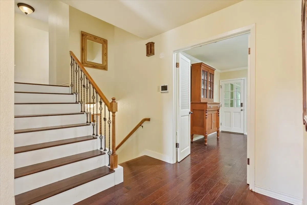 Single Family Residence For Sale in Mc Lennan County , 435 ELMWOOD Road, Woodway, Texas 76712, 4 Bedroom, 3 Bathroom, 2 Garage spaces, 3,178 Sqft, built in 1976, mls#21399468, Real Estate Agent in Woodway, Homes For Sale in Mc Lennan county, Homes For Sale in Woodway, Realtor in Woodway Texas, Real Estate Brokerage Independent Realty Texas, Luminita Cordes Realtor