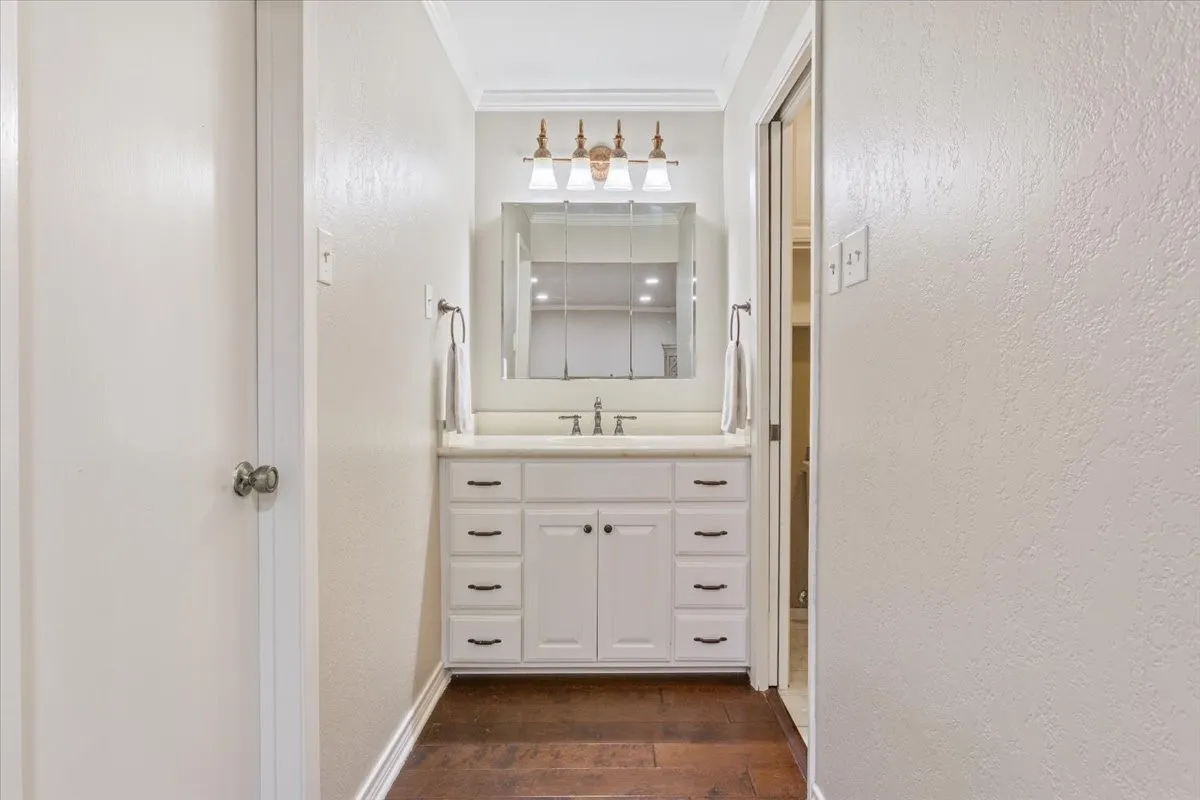Single Family Residence For Sale in Mc Lennan County , 435 ELMWOOD Road, Woodway, Texas 76712, 4 Bedroom, 3 Bathroom, 2 Garage spaces, 3,178 Sqft, built in 1976, mls#21399468, Real Estate Agent in Woodway, Homes For Sale in Mc Lennan county, Homes For Sale in Woodway, Realtor in Woodway Texas, Real Estate Brokerage Independent Realty Texas, Luminita Cordes Realtor