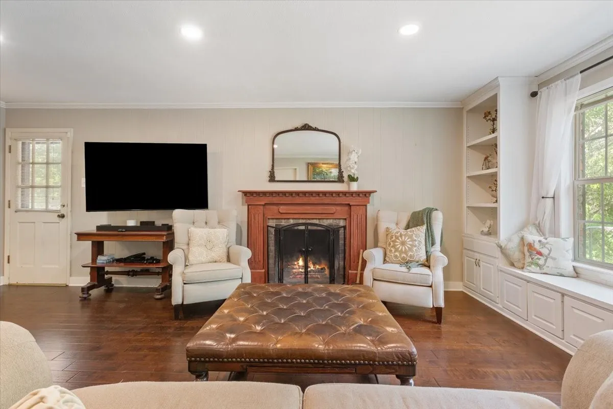 Single Family Residence For Sale in Mc Lennan County , 435 ELMWOOD Road, Woodway, Texas 76712, 4 Bedroom, 3 Bathroom, 2 Garage spaces, 3,178 Sqft, built in 1976, mls#21399468, Real Estate Agent in Woodway, Homes For Sale in Mc Lennan county, Homes For Sale in Woodway, Realtor in Woodway Texas, Real Estate Brokerage Independent Realty Texas, Luminita Cordes Realtor