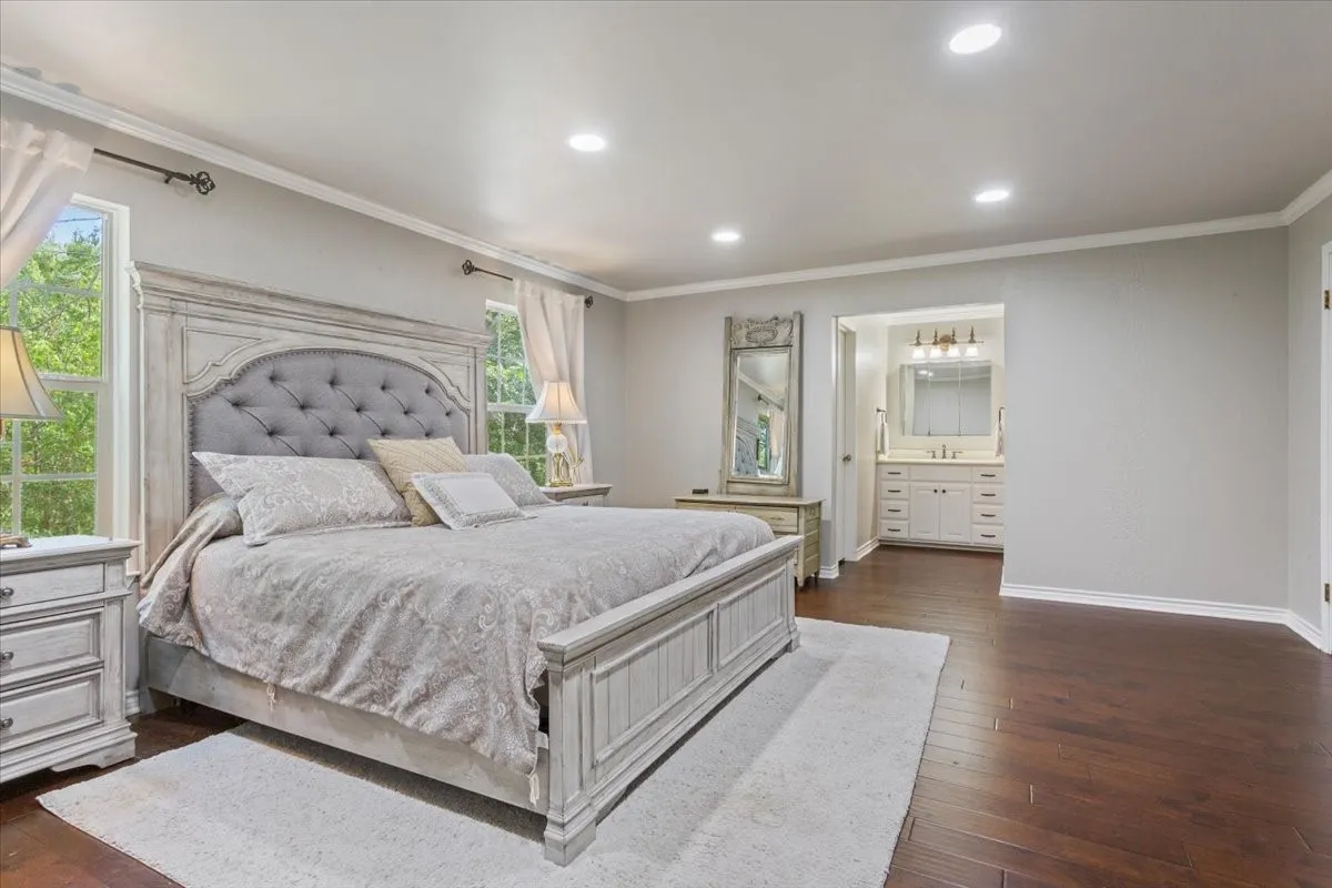 Single Family Residence For Sale in Mc Lennan County , 435 ELMWOOD Road, Woodway, Texas 76712, 4 Bedroom, 3 Bathroom, 2 Garage spaces, 3,178 Sqft, built in 1976, mls#21399468, Real Estate Agent in Woodway, Homes For Sale in Mc Lennan county, Homes For Sale in Woodway, Realtor in Woodway Texas, Real Estate Brokerage Independent Realty Texas, Luminita Cordes Realtor
