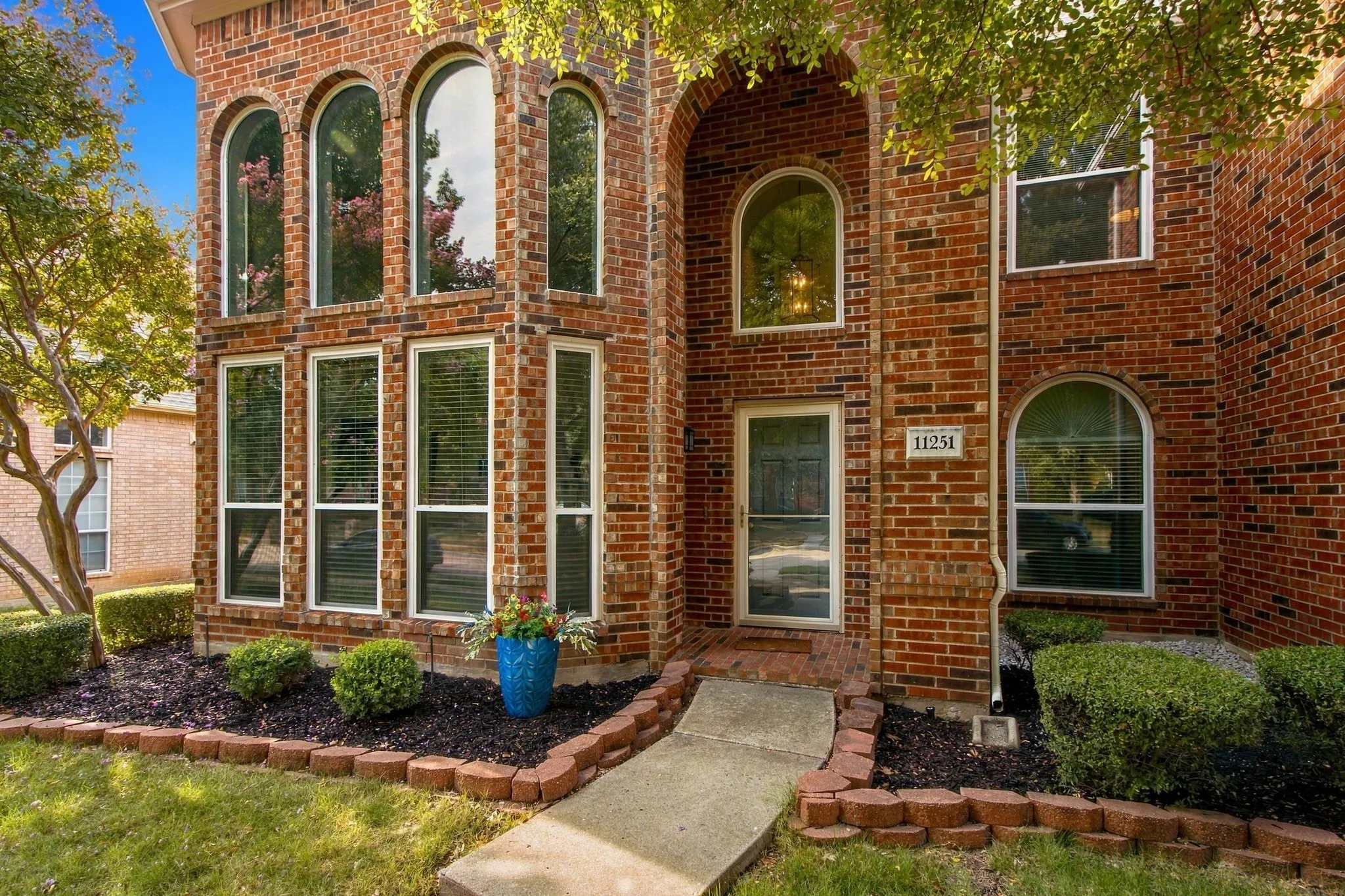 Single Family Residence For Sale in Collin County , 11251 Chaucer Drive, Frisco, Texas 75035, 4 Bedroom, 3 Bathroom, 2 Garage spaces, 1,901 Sqft, built in 2003, mls#21396838, Real Estate Agent in Frisco, Homes For Sale in Collin county, Homes For Sale in Frisco, Realtor in Frisco Texas, Real Estate Brokerage Independent Realty Texas, Luminita Cordes Realtor