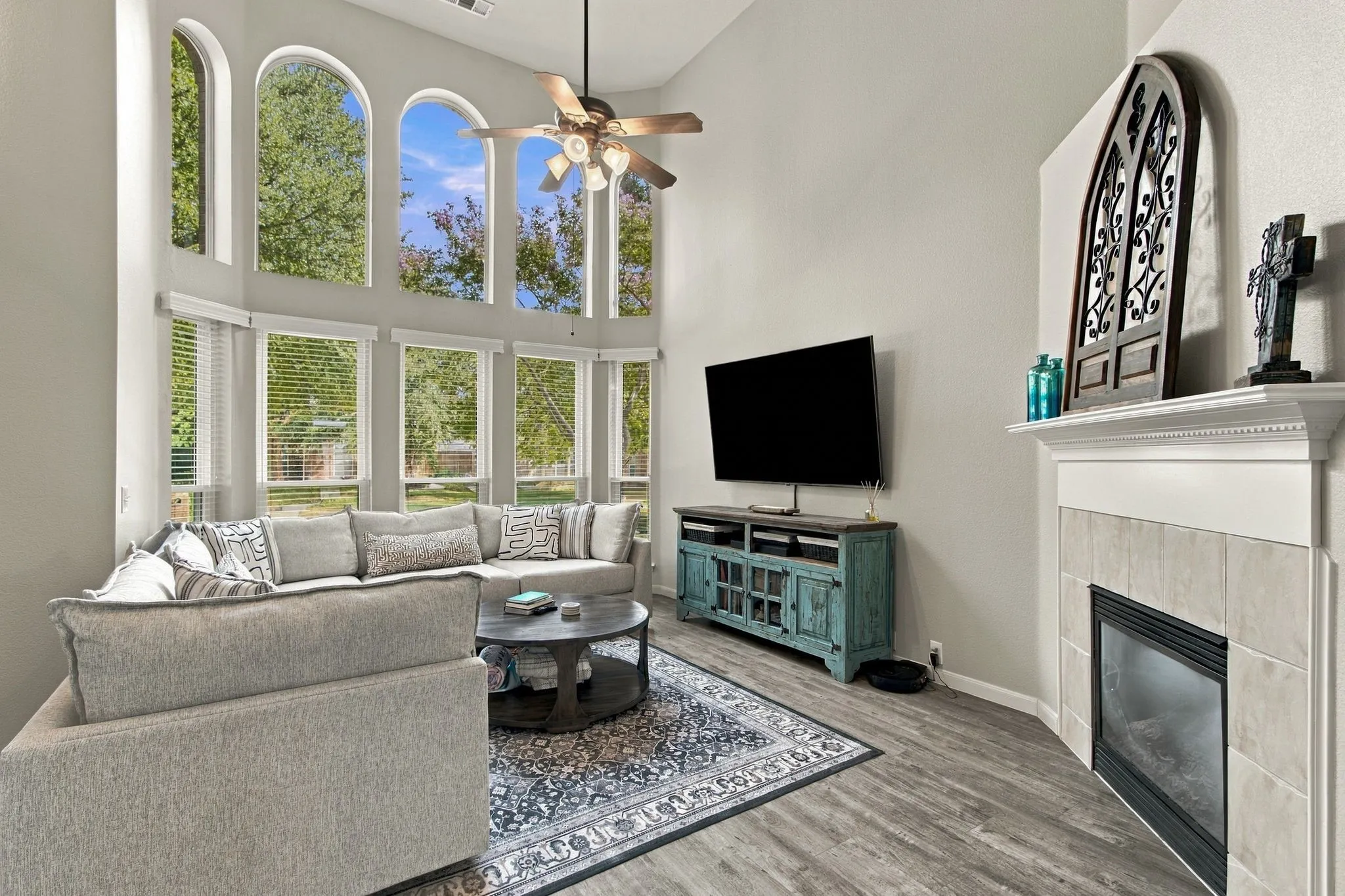 Single Family Residence For Sale in Collin County , 11251 Chaucer Drive, Frisco, Texas 75035, 4 Bedroom, 3 Bathroom, 2 Garage spaces, 1,901 Sqft, built in 2003, mls#21396838, Real Estate Agent in Frisco, Homes For Sale in Collin county, Homes For Sale in Frisco, Realtor in Frisco Texas, Real Estate Brokerage Independent Realty Texas, Luminita Cordes Realtor