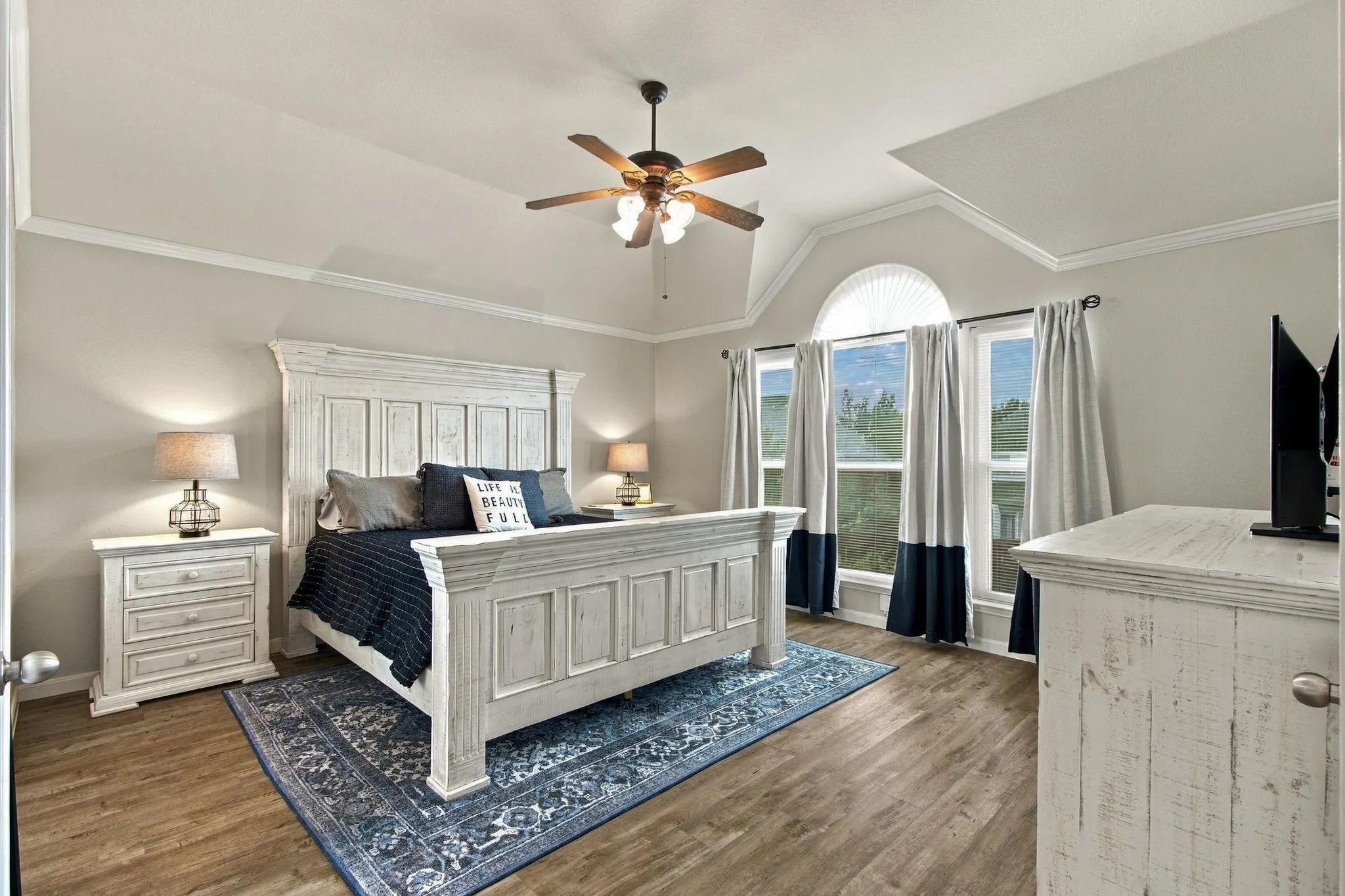 Single Family Residence For Sale in Collin County , 11251 Chaucer Drive, Frisco, Texas 75035, 4 Bedroom, 3 Bathroom, 2 Garage spaces, 1,901 Sqft, built in 2003, mls#21396838, Real Estate Agent in Frisco, Homes For Sale in Collin county, Homes For Sale in Frisco, Realtor in Frisco Texas, Real Estate Brokerage Independent Realty Texas, Luminita Cordes Realtor