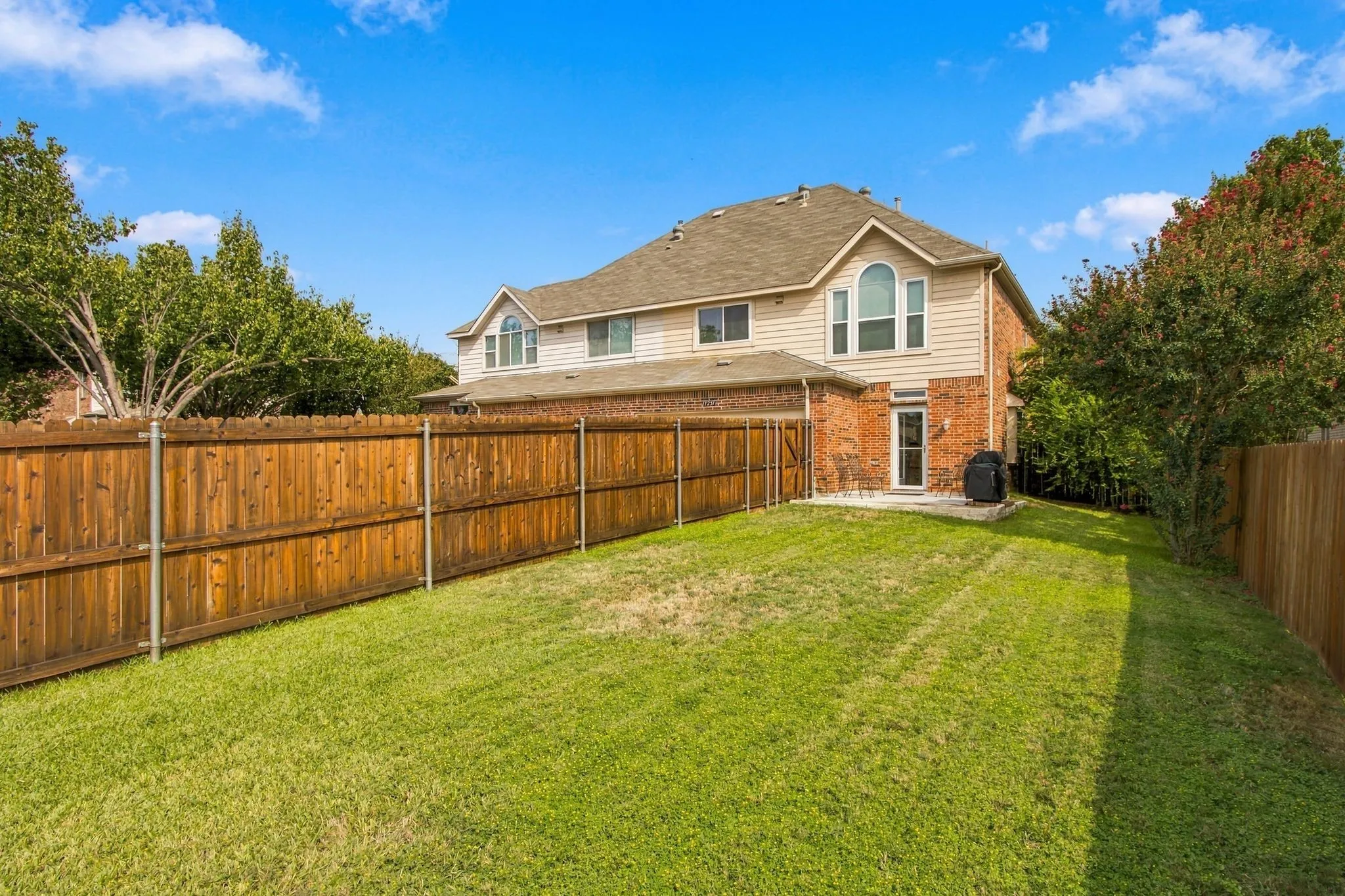 Single Family Residence For Sale in Collin County , 11251 Chaucer Drive, Frisco, Texas 75035, 4 Bedroom, 3 Bathroom, 2 Garage spaces, 1,901 Sqft, built in 2003, mls#21396838, Real Estate Agent in Frisco, Homes For Sale in Collin county, Homes For Sale in Frisco, Realtor in Frisco Texas, Real Estate Brokerage Independent Realty Texas, Luminita Cordes Realtor