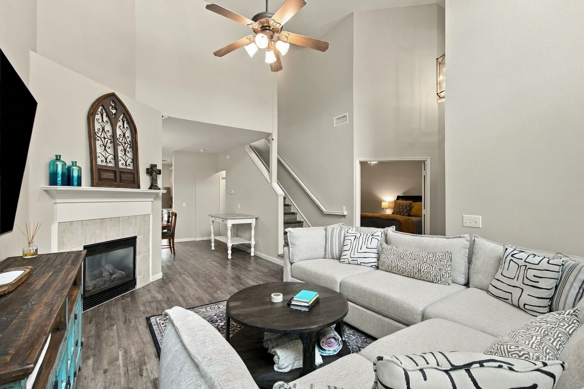 Single Family Residence For Sale in Collin County , 11251 Chaucer Drive, Frisco, Texas 75035, 4 Bedroom, 3 Bathroom, 2 Garage spaces, 1,901 Sqft, built in 2003, mls#21396838, Real Estate Agent in Frisco, Homes For Sale in Collin county, Homes For Sale in Frisco, Realtor in Frisco Texas, Real Estate Brokerage Independent Realty Texas, Luminita Cordes Realtor
