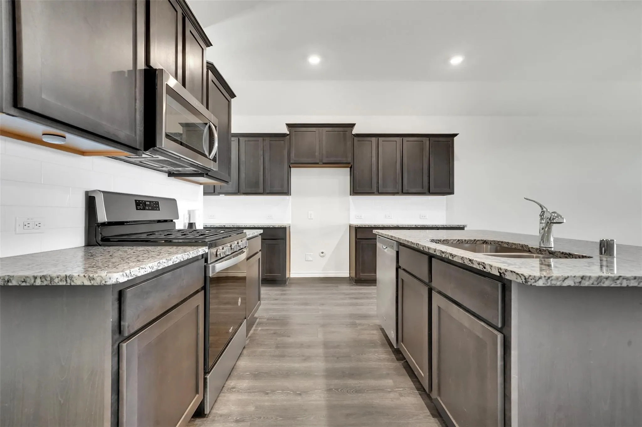 Single Family Residence For Rent in Rockwall County , 484 Declaration Way, Fate, Texas 75189, 4 Bedroom, 2 Bathroom, 2 Garage spaces, 2,161 Sqft, built in 2021, mls#21399555, Real Estate Agent in Fate, Homes For Rent in Rockwall county, Homes For Rent in Fate, Realtor in Fate Texas, Real Estate Brokerage Independent Realty Texas, Luminita Cordes Realtor