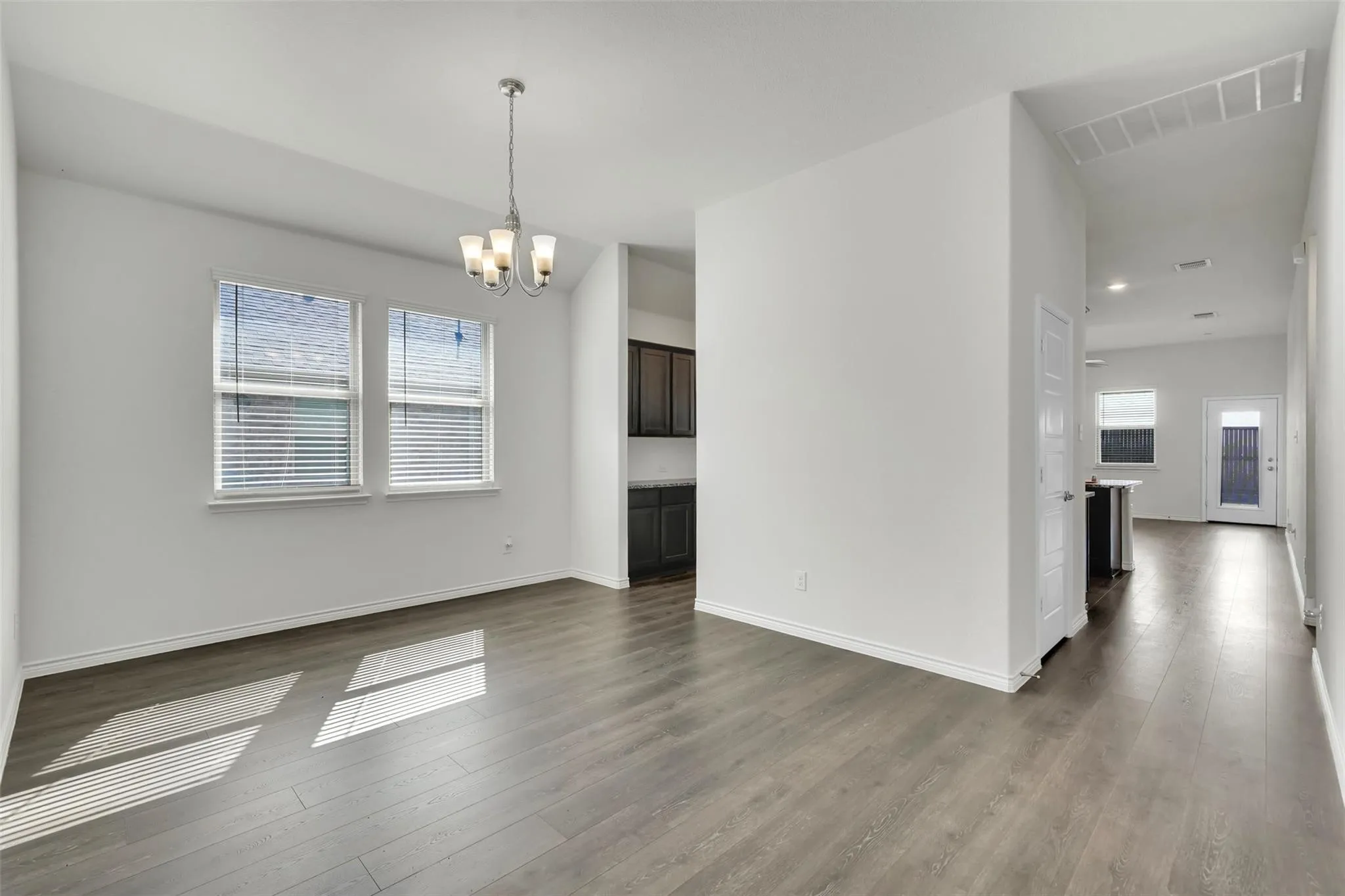 Single Family Residence For Rent in Rockwall County , 484 Declaration Way, Fate, Texas 75189, 4 Bedroom, 2 Bathroom, 2 Garage spaces, 2,161 Sqft, built in 2021, mls#21399555, Real Estate Agent in Fate, Homes For Rent in Rockwall county, Homes For Rent in Fate, Realtor in Fate Texas, Real Estate Brokerage Independent Realty Texas, Luminita Cordes Realtor