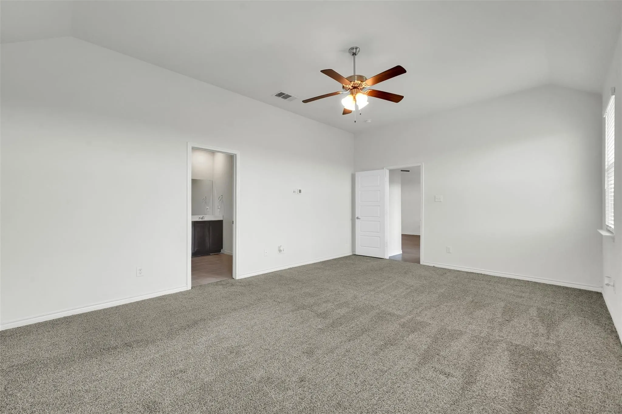 Single Family Residence For Rent in Rockwall County , 484 Declaration Way, Fate, Texas 75189, 4 Bedroom, 2 Bathroom, 2 Garage spaces, 2,161 Sqft, built in 2021, mls#21399555, Real Estate Agent in Fate, Homes For Rent in Rockwall county, Homes For Rent in Fate, Realtor in Fate Texas, Real Estate Brokerage Independent Realty Texas, Luminita Cordes Realtor