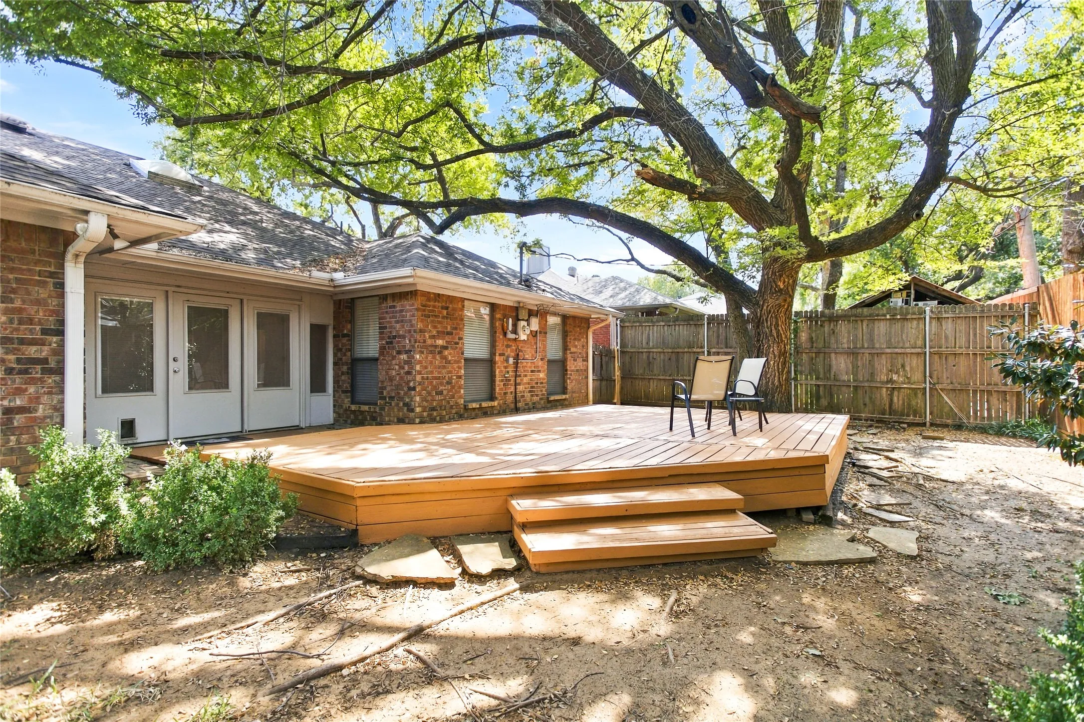 Single Family Residence For Sale in Tarrant County , 2708 Citadel Drive, Arlington, Texas 76012, 3 Bedroom, 2 Bathroom, 2 Garage spaces, 2,162 Sqft, built in 1984, mls#21394986, Real Estate Agent in Arlington, Homes For Sale in Tarrant county, Homes For Sale in Arlington, Realtor in Arlington Texas, Real Estate Brokerage Independent Realty Texas, Luminita Cordes Realtor