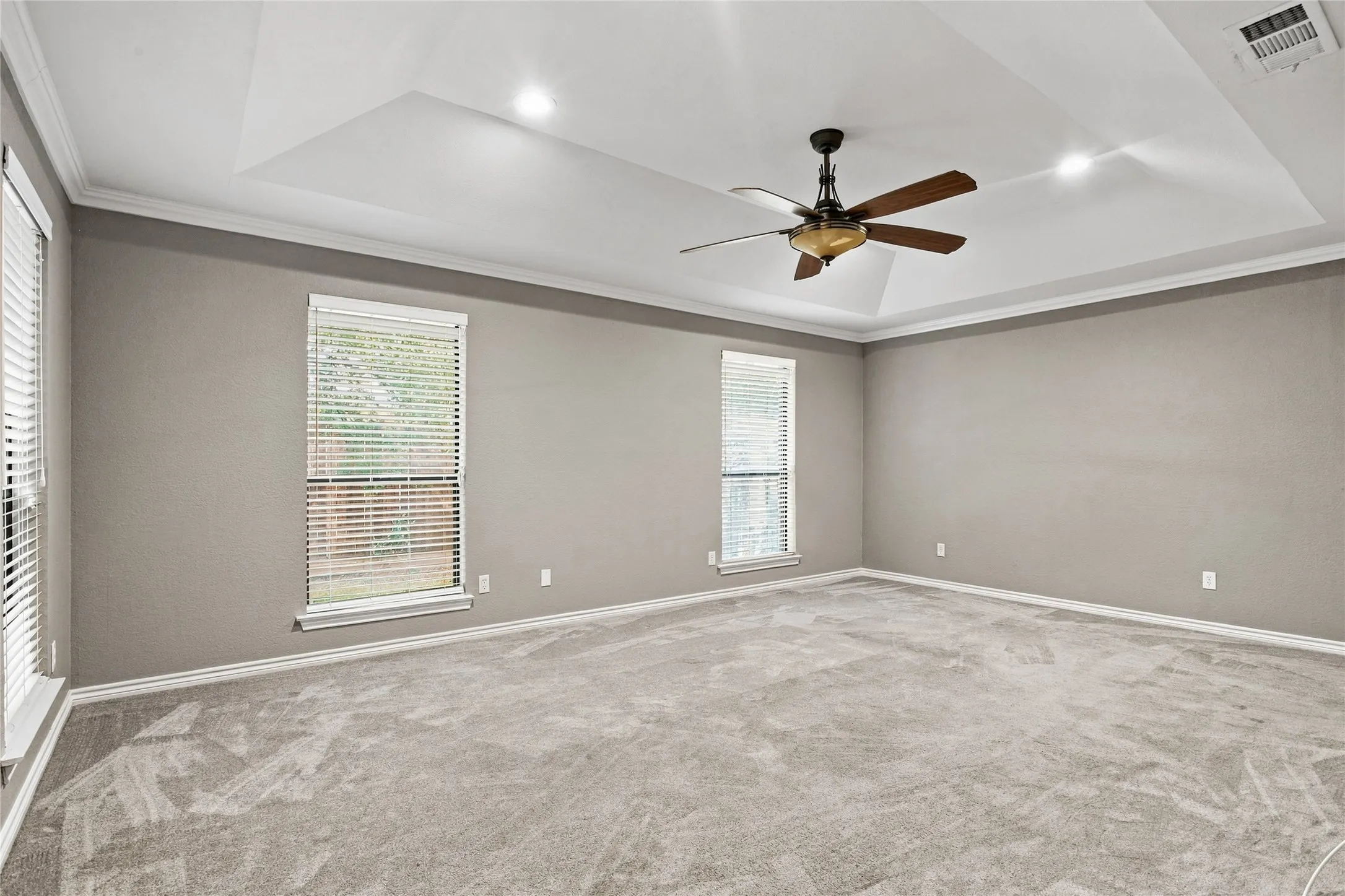 Single Family Residence For Sale in Tarrant County , 2708 Citadel Drive, Arlington, Texas 76012, 3 Bedroom, 2 Bathroom, 2 Garage spaces, 2,162 Sqft, built in 1984, mls#21394986, Real Estate Agent in Arlington, Homes For Sale in Tarrant county, Homes For Sale in Arlington, Realtor in Arlington Texas, Real Estate Brokerage Independent Realty Texas, Luminita Cordes Realtor
