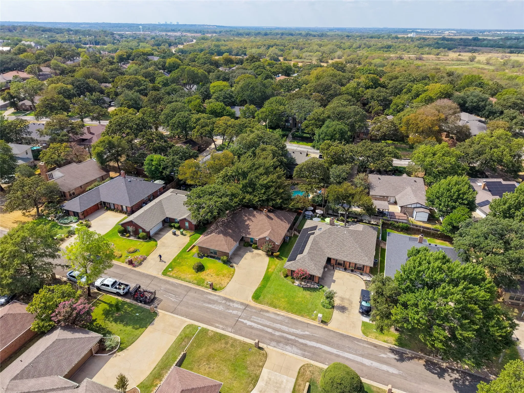 Single Family Residence For Sale in Tarrant County , 2708 Citadel Drive, Arlington, Texas 76012, 3 Bedroom, 2 Bathroom, 2 Garage spaces, 2,162 Sqft, built in 1984, mls#21394986, Real Estate Agent in Arlington, Homes For Sale in Tarrant county, Homes For Sale in Arlington, Realtor in Arlington Texas, Real Estate Brokerage Independent Realty Texas, Luminita Cordes Realtor