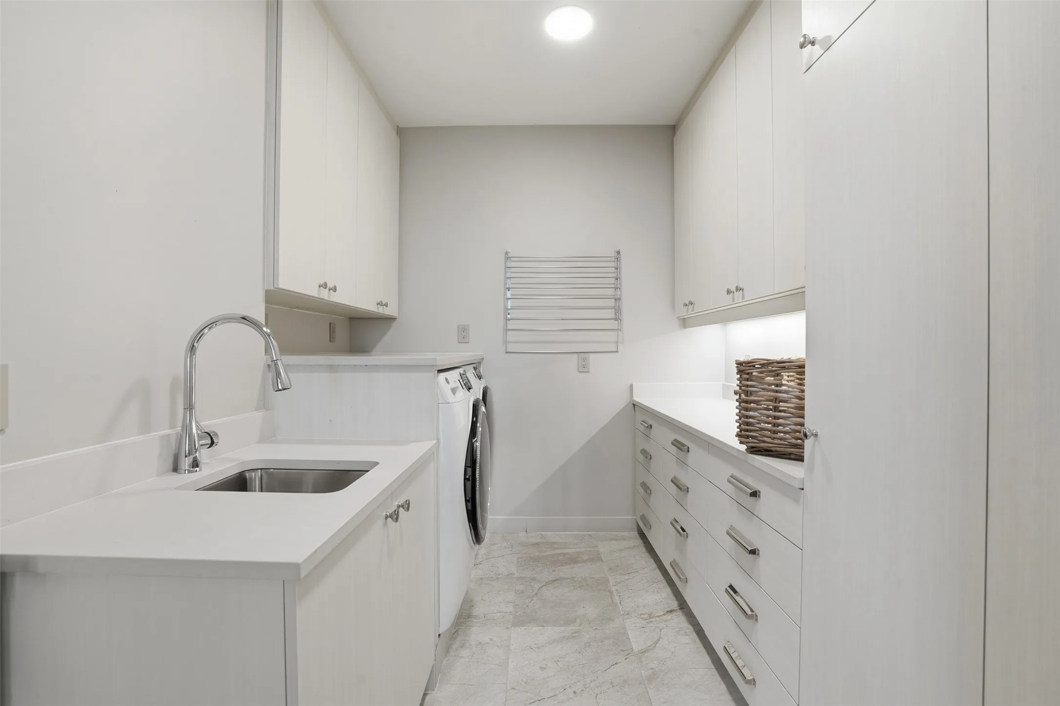 Condominium For Rent in Tarrant County , 500 Throckmorton Street 3601, Fort Worth, Texas 76102, 4 Bedroom, 5 Bathroom, 3 Garage spaces, 4,577 Sqft, built in 1972, mls#21400745, Real Estate Agent in Fort Worth, Homes For Rent in Tarrant county, Homes For Rent in Fort Worth, Realtor in Fort Worth Texas, Real Estate Brokerage Independent Realty Texas, Luminita Cordes Realtor