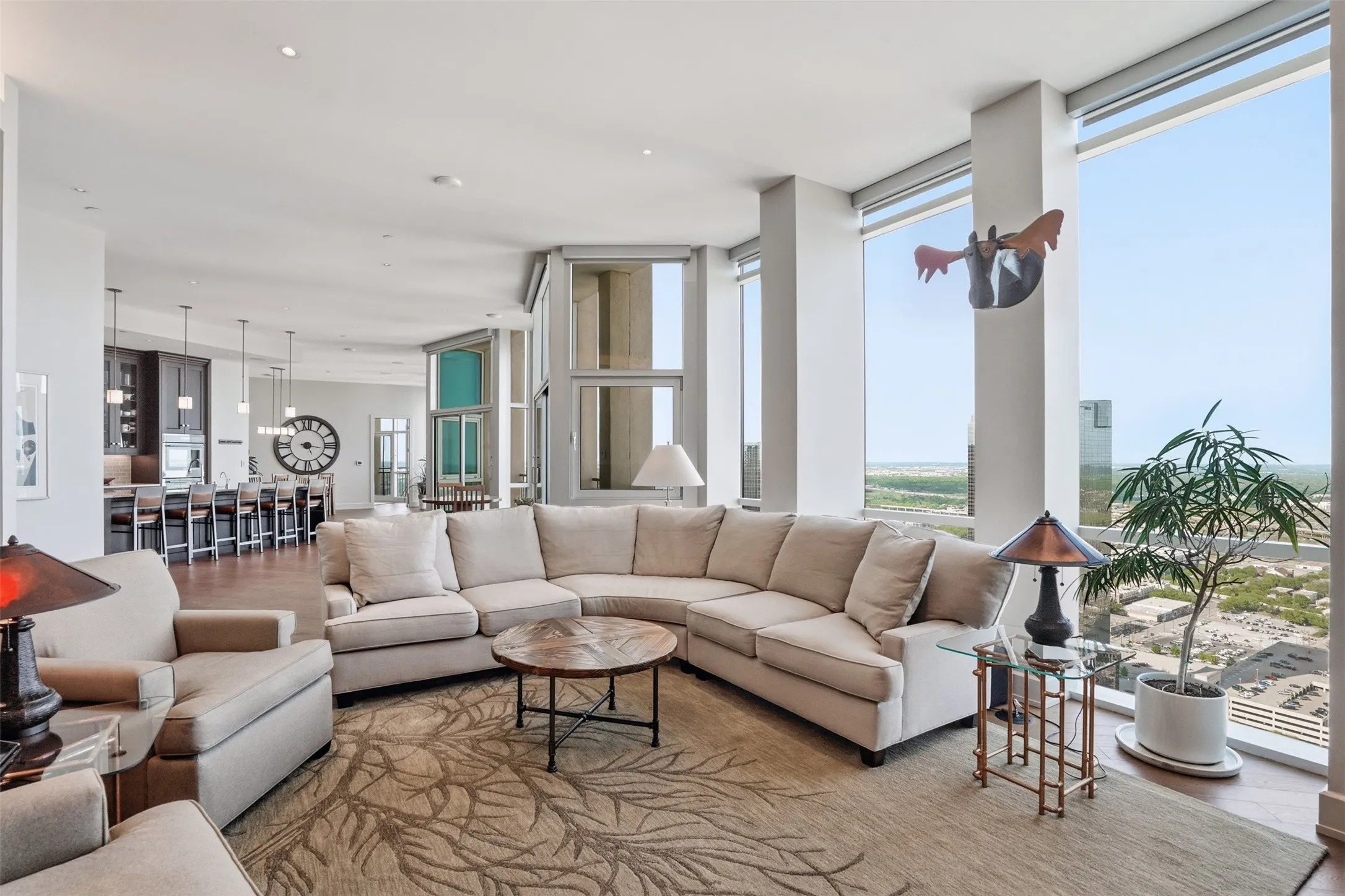 Condominium For Rent in Tarrant County , 500 Throckmorton Street 3601, Fort Worth, Texas 76102, 4 Bedroom, 5 Bathroom, 3 Garage spaces, 4,577 Sqft, built in 1972, mls#21400745, Real Estate Agent in Fort Worth, Homes For Rent in Tarrant county, Homes For Rent in Fort Worth, Realtor in Fort Worth Texas, Real Estate Brokerage Independent Realty Texas, Luminita Cordes Realtor