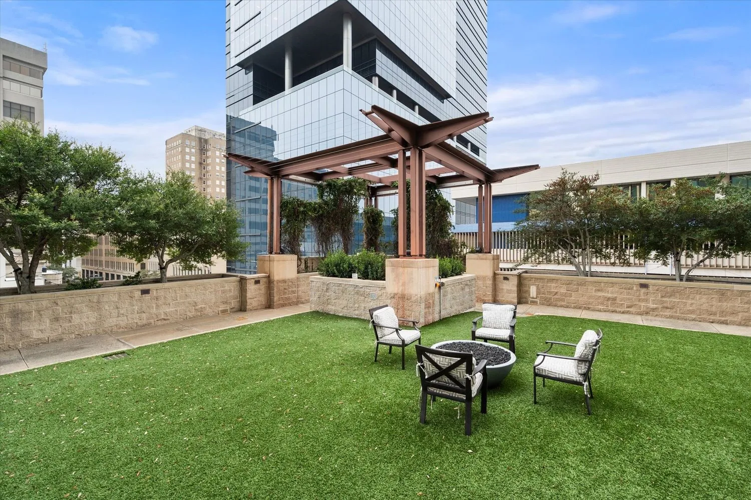 Condominium For Rent in Tarrant County , 500 Throckmorton Street 3601, Fort Worth, Texas 76102, 4 Bedroom, 5 Bathroom, 3 Garage spaces, 4,577 Sqft, built in 1972, mls#21400745, Real Estate Agent in Fort Worth, Homes For Rent in Tarrant county, Homes For Rent in Fort Worth, Realtor in Fort Worth Texas, Real Estate Brokerage Independent Realty Texas, Luminita Cordes Realtor