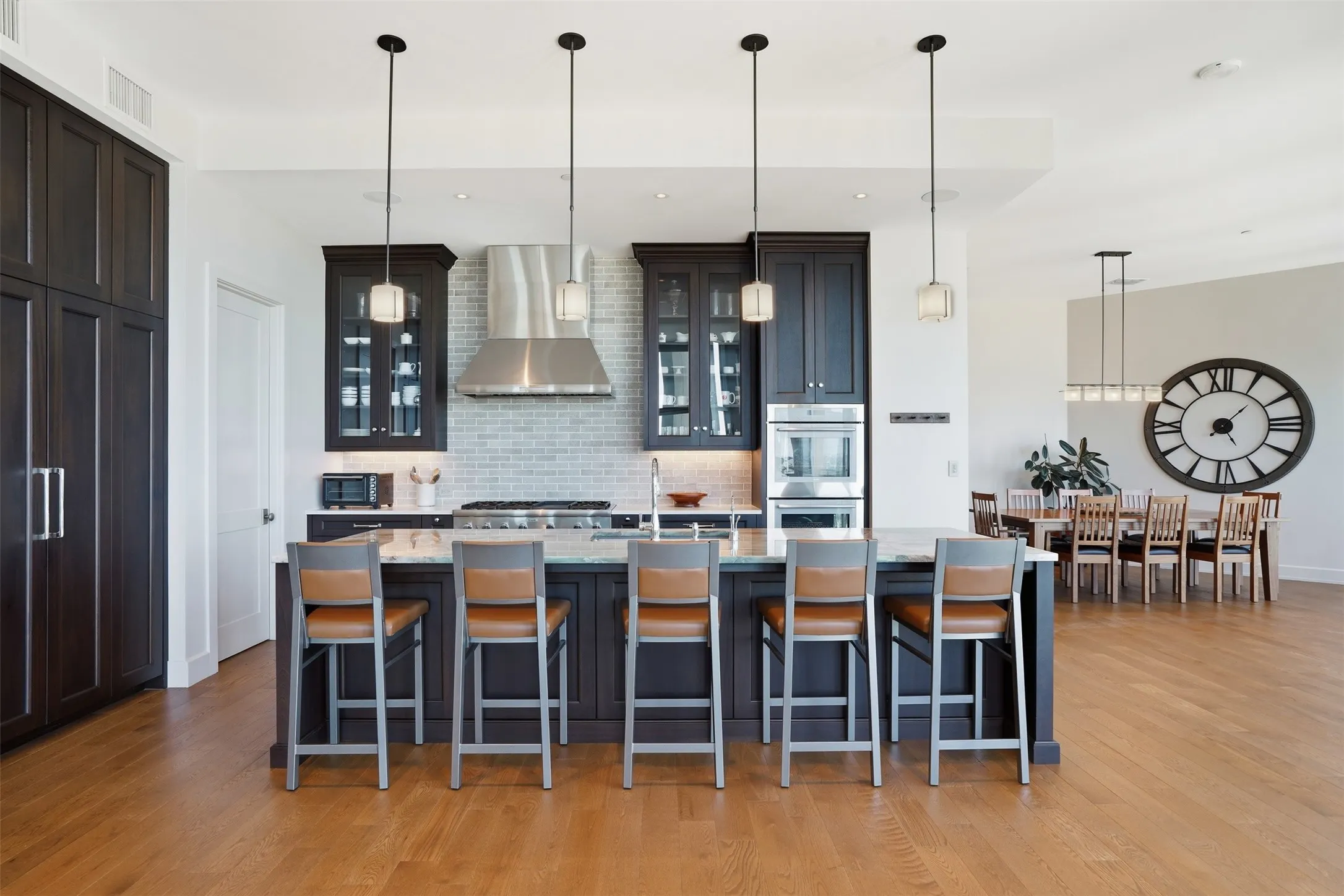 Condominium For Rent in Tarrant County , 500 Throckmorton Street 3601, Fort Worth, Texas 76102, 4 Bedroom, 5 Bathroom, 3 Garage spaces, 4,577 Sqft, built in 1972, mls#21400745, Real Estate Agent in Fort Worth, Homes For Rent in Tarrant county, Homes For Rent in Fort Worth, Realtor in Fort Worth Texas, Real Estate Brokerage Independent Realty Texas, Luminita Cordes Realtor