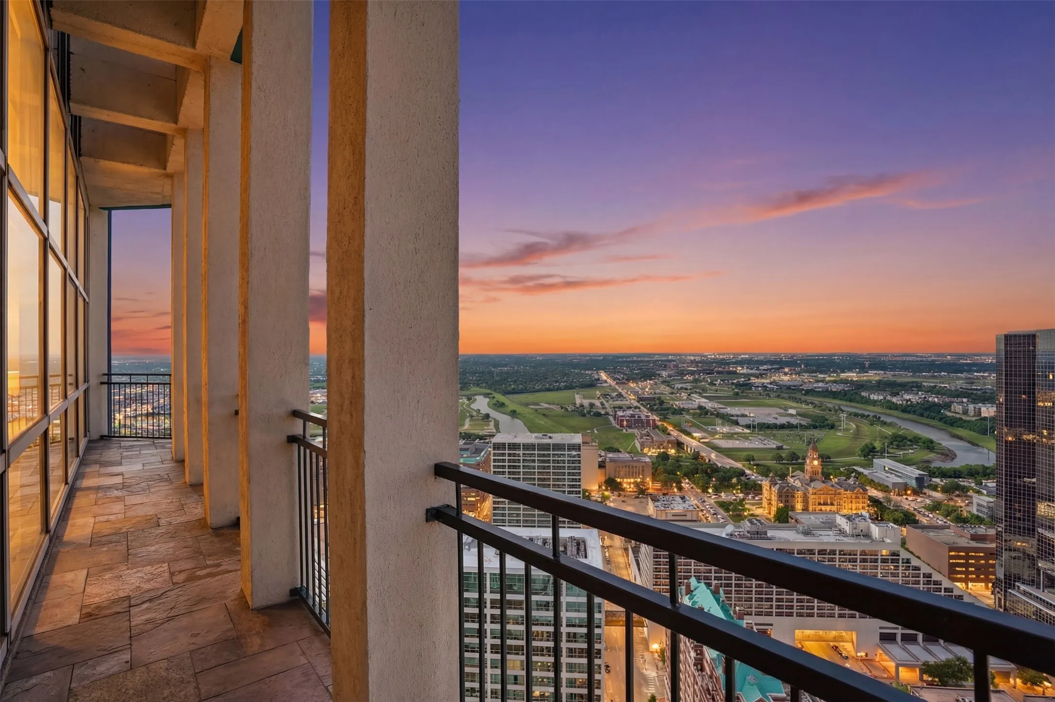 Condominium For Rent in Tarrant County , 500 Throckmorton Street 3601, Fort Worth, Texas 76102, 4 Bedroom, 5 Bathroom, 3 Garage spaces, 4,577 Sqft, built in 1972, mls#21400745, Real Estate Agent in Fort Worth, Homes For Rent in Tarrant county, Homes For Rent in Fort Worth, Realtor in Fort Worth Texas, Real Estate Brokerage Independent Realty Texas, Luminita Cordes Realtor