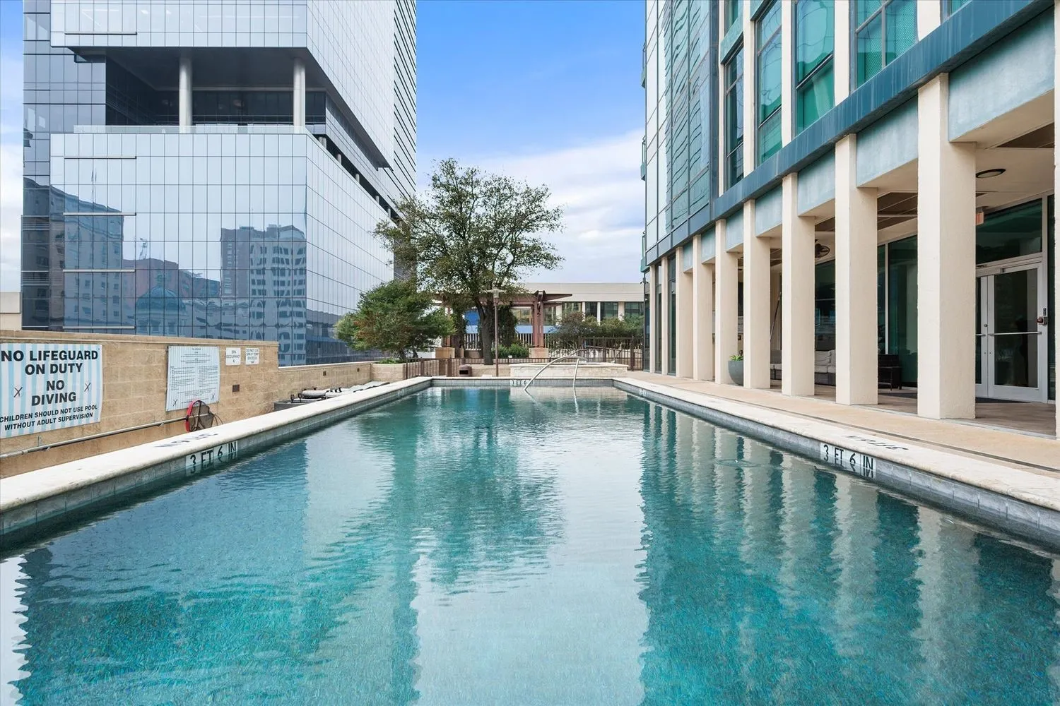Condominium For Rent in Tarrant County , 500 Throckmorton Street 3601, Fort Worth, Texas 76102, 4 Bedroom, 5 Bathroom, 3 Garage spaces, 4,577 Sqft, built in 1972, mls#21400745, Real Estate Agent in Fort Worth, Homes For Rent in Tarrant county, Homes For Rent in Fort Worth, Realtor in Fort Worth Texas, Real Estate Brokerage Independent Realty Texas, Luminita Cordes Realtor