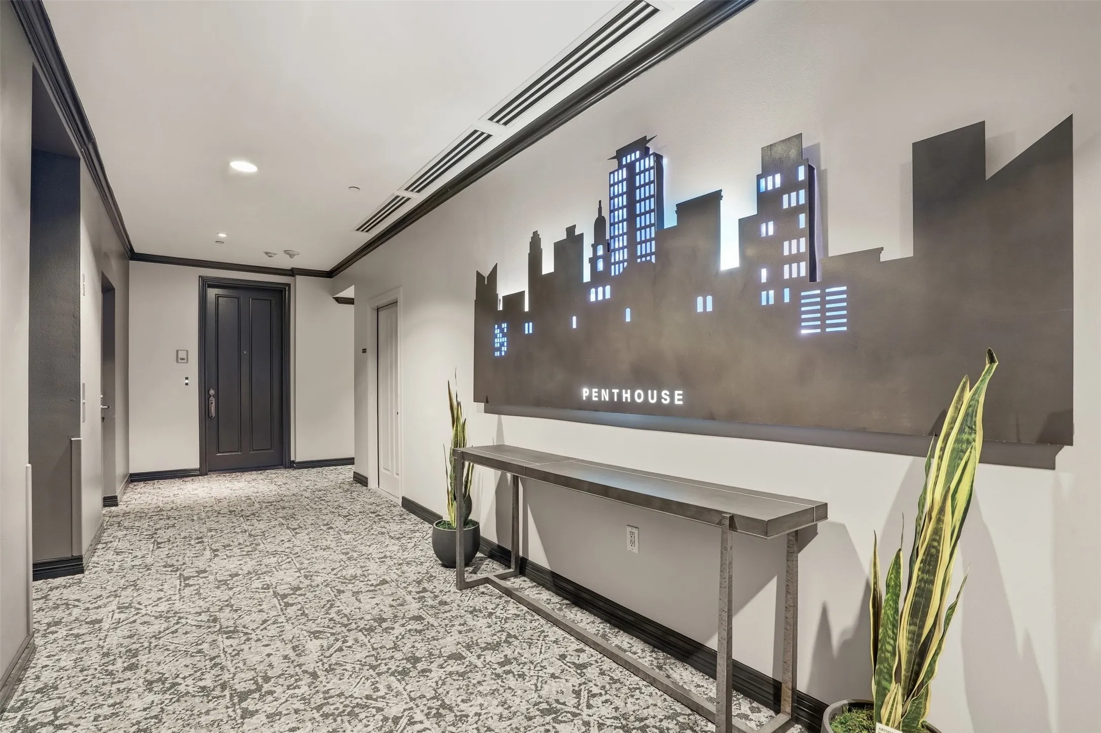 Condominium For Rent in Tarrant County , 500 Throckmorton Street 3601, Fort Worth, Texas 76102, 4 Bedroom, 5 Bathroom, 3 Garage spaces, 4,577 Sqft, built in 1972, mls#21400745, Real Estate Agent in Fort Worth, Homes For Rent in Tarrant county, Homes For Rent in Fort Worth, Realtor in Fort Worth Texas, Real Estate Brokerage Independent Realty Texas, Luminita Cordes Realtor