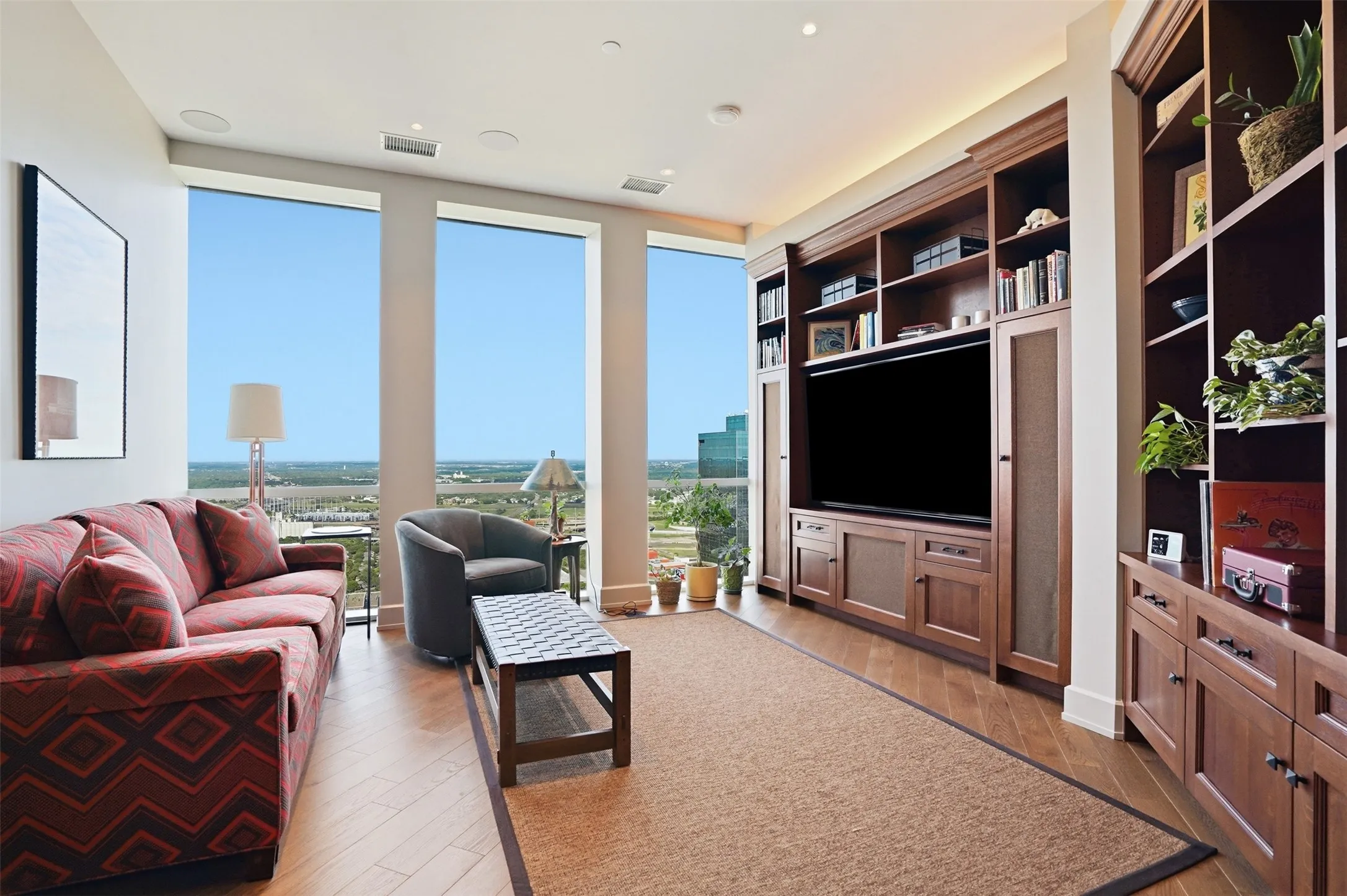 Condominium For Rent in Tarrant County , 500 Throckmorton Street 3601, Fort Worth, Texas 76102, 4 Bedroom, 5 Bathroom, 3 Garage spaces, 4,577 Sqft, built in 1972, mls#21400745, Real Estate Agent in Fort Worth, Homes For Rent in Tarrant county, Homes For Rent in Fort Worth, Realtor in Fort Worth Texas, Real Estate Brokerage Independent Realty Texas, Luminita Cordes Realtor