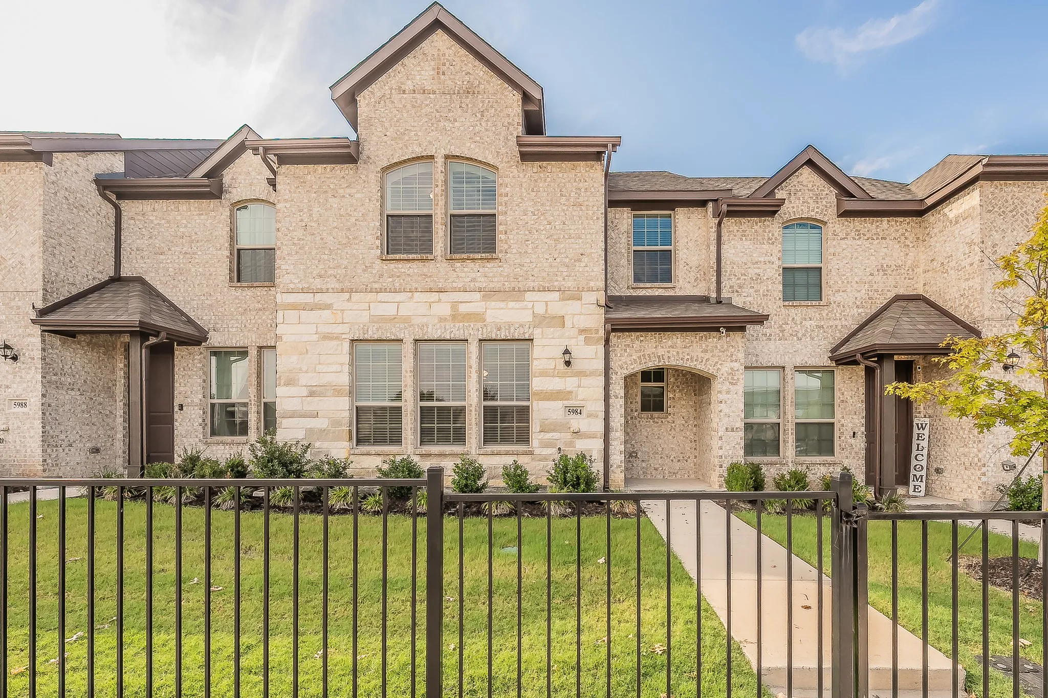 Townhouse For Rent in Tarrant County , 5984 Bursey Road, Watauga, Texas 76148, 3 Bedroom, 3 Bathroom, 2 Garage spaces, 1,801 Sqft, built in 2023, mls#21399749, Real Estate Agent in Watauga, Homes For Rent in Tarrant county, Homes For Rent in Watauga, Realtor in Watauga Texas, Real Estate Brokerage Independent Realty Texas, Luminita Cordes Realtor