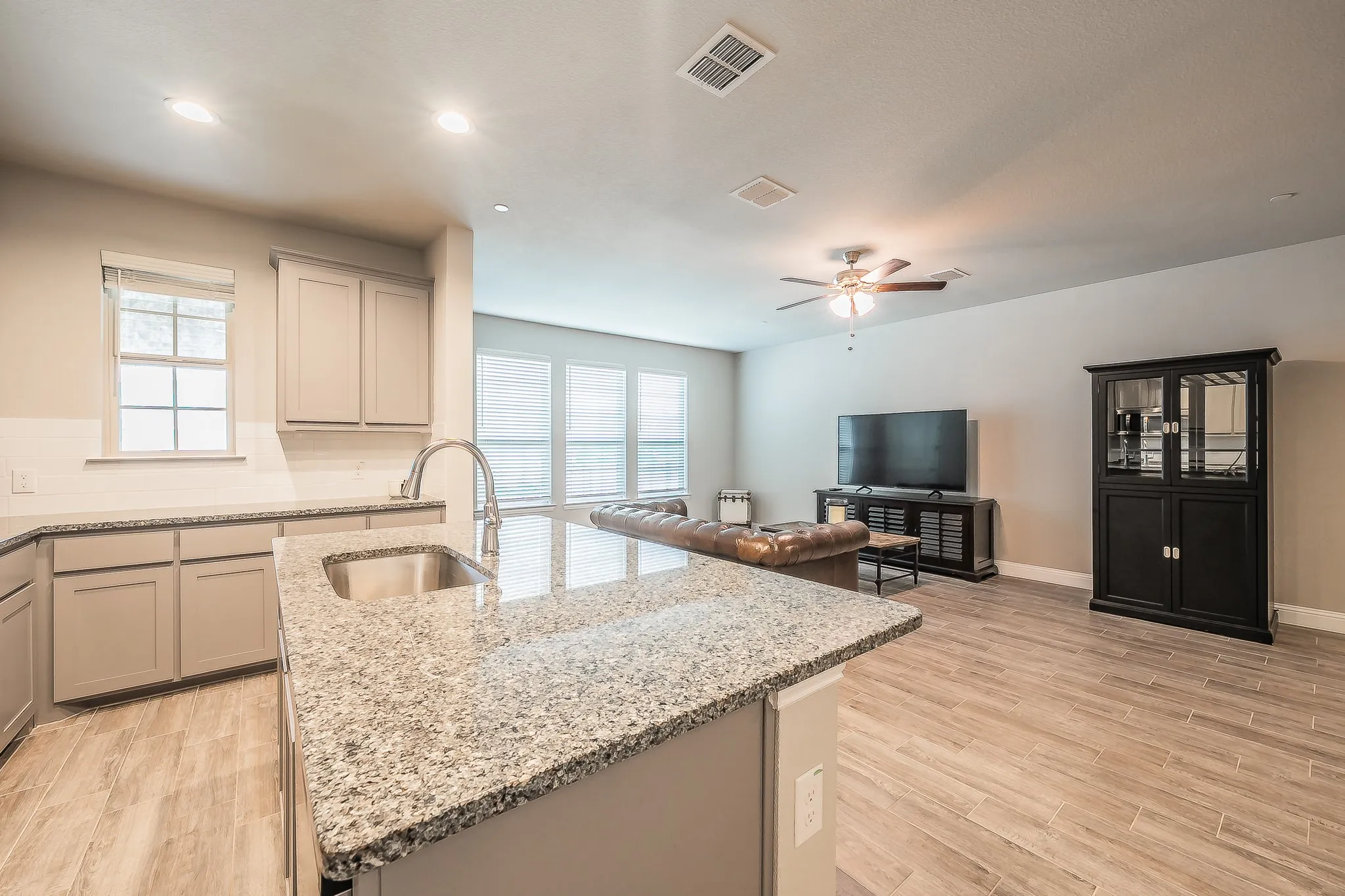 Townhouse For Rent in Tarrant County , 5984 Bursey Road, Watauga, Texas 76148, 3 Bedroom, 3 Bathroom, 2 Garage spaces, 1,801 Sqft, built in 2023, mls#21399749, Real Estate Agent in Watauga, Homes For Rent in Tarrant county, Homes For Rent in Watauga, Realtor in Watauga Texas, Real Estate Brokerage Independent Realty Texas, Luminita Cordes Realtor
